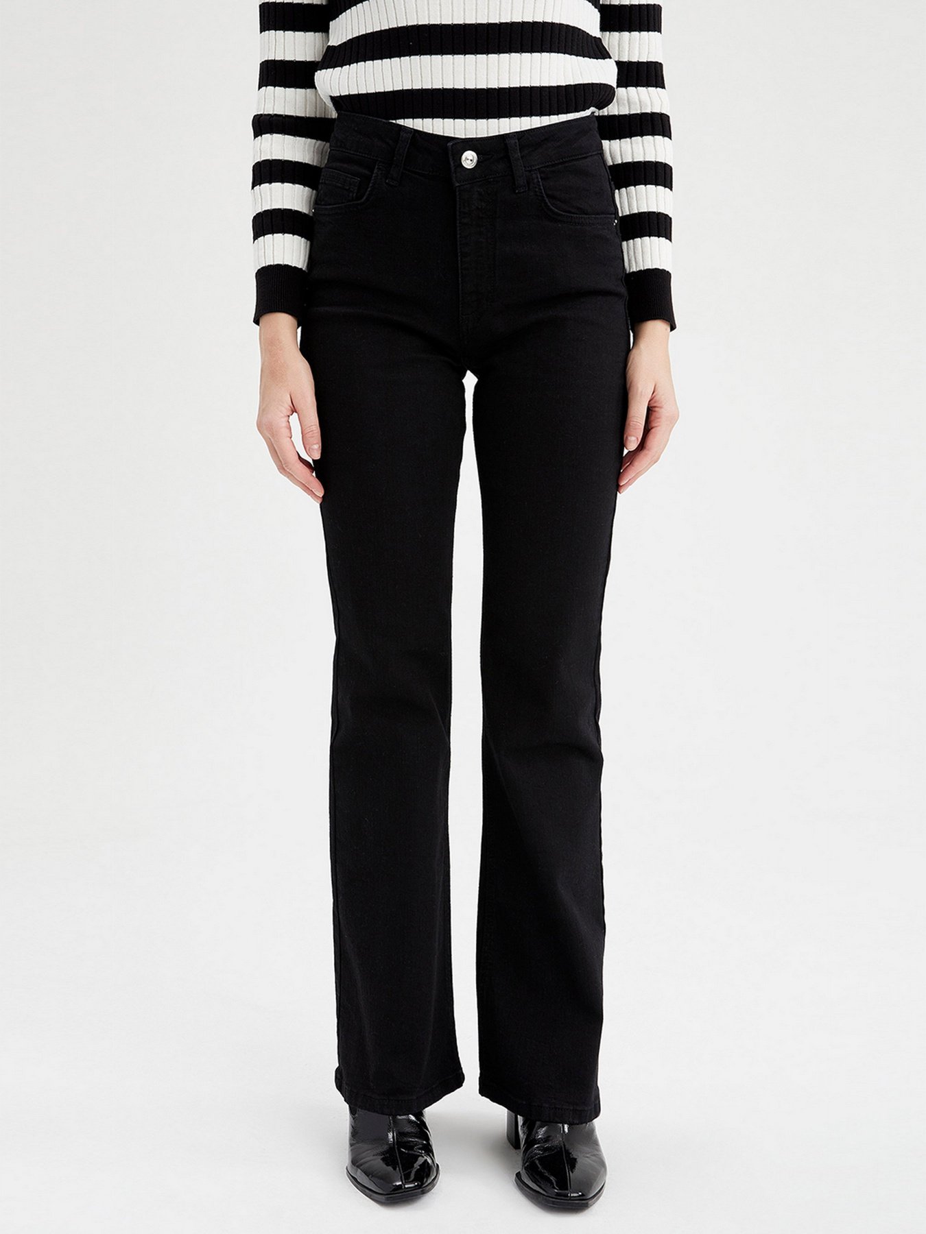 Прямі джинси DeFacto Mia Wide Leg модель V8383AZ-NM40 Фото