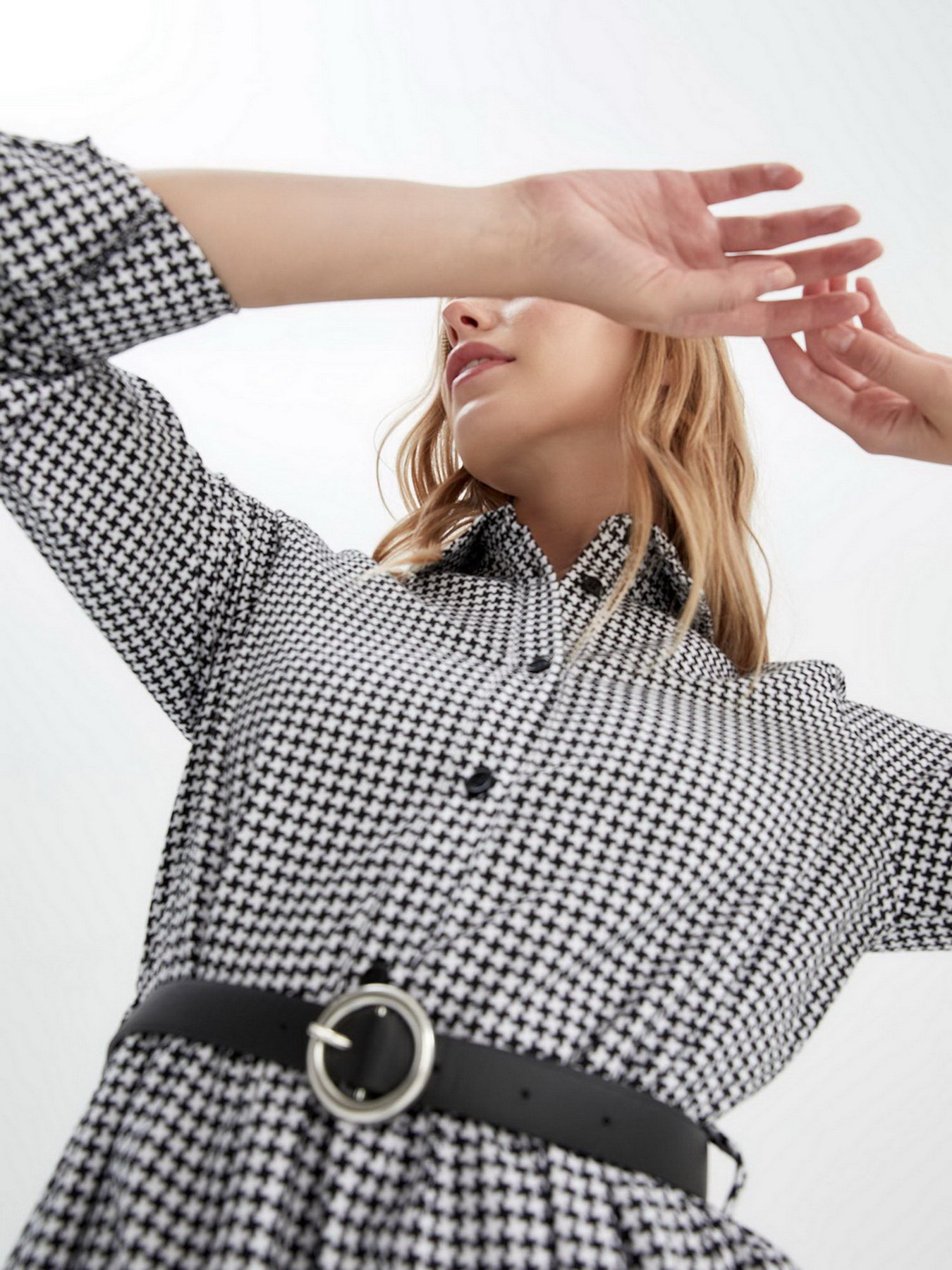 Платье миди DeFacto модель V4201AZ-BK27 Фото