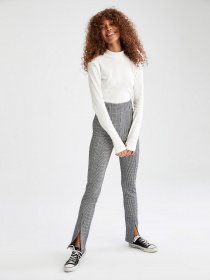 Брюки повседневные DeFacto модель W2088AZ-BK27 Фото