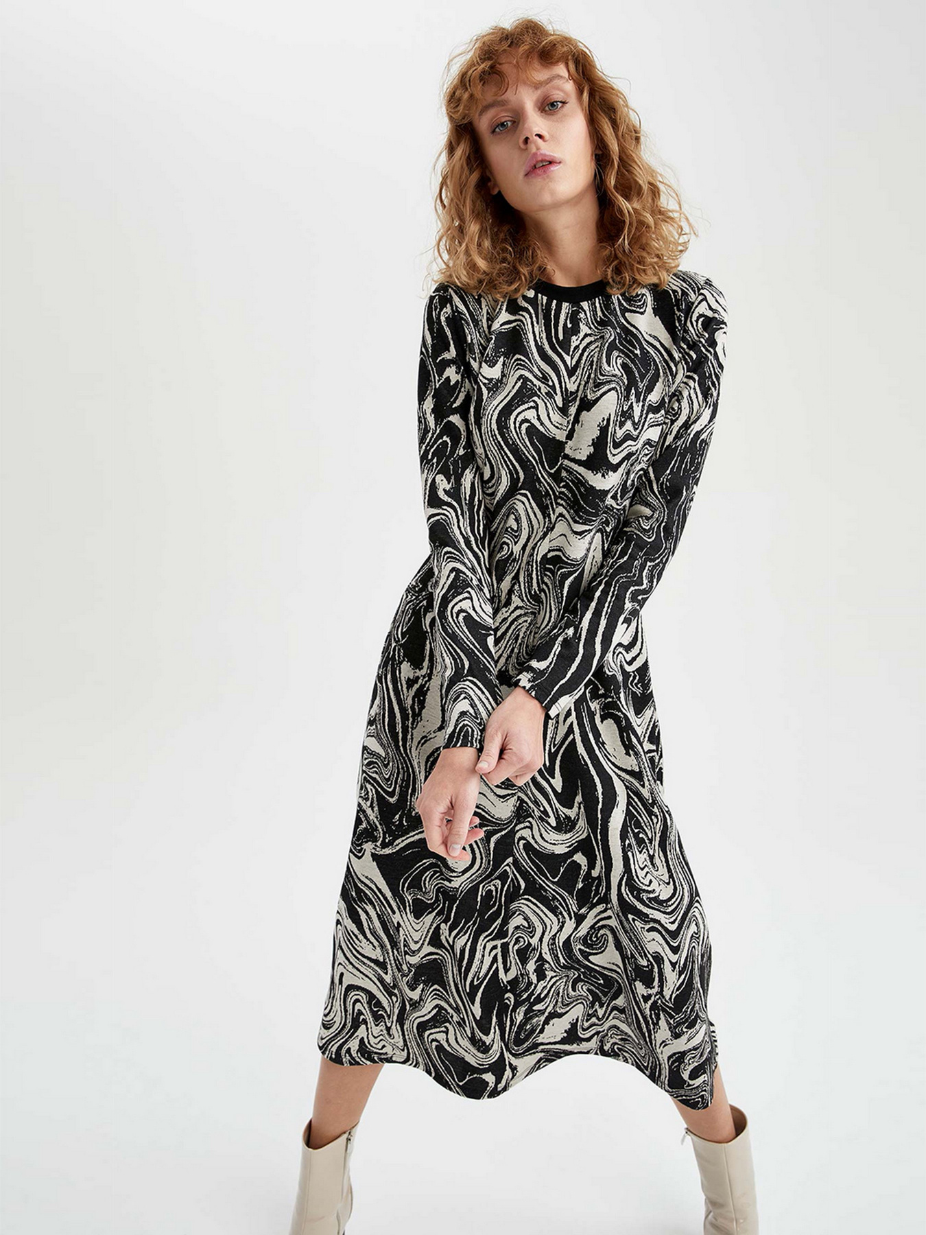 Платье миди DeFacto модель W4001AZ-BK27 Фото