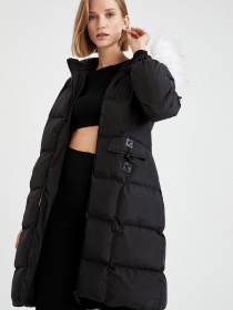 Зимова куртка DeFacto модель W9152AZ-BK27 Фото