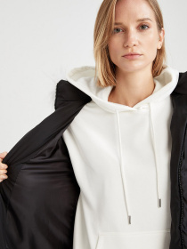 Зимова куртка DeFacto модель W9196AZ-BK27 Фото