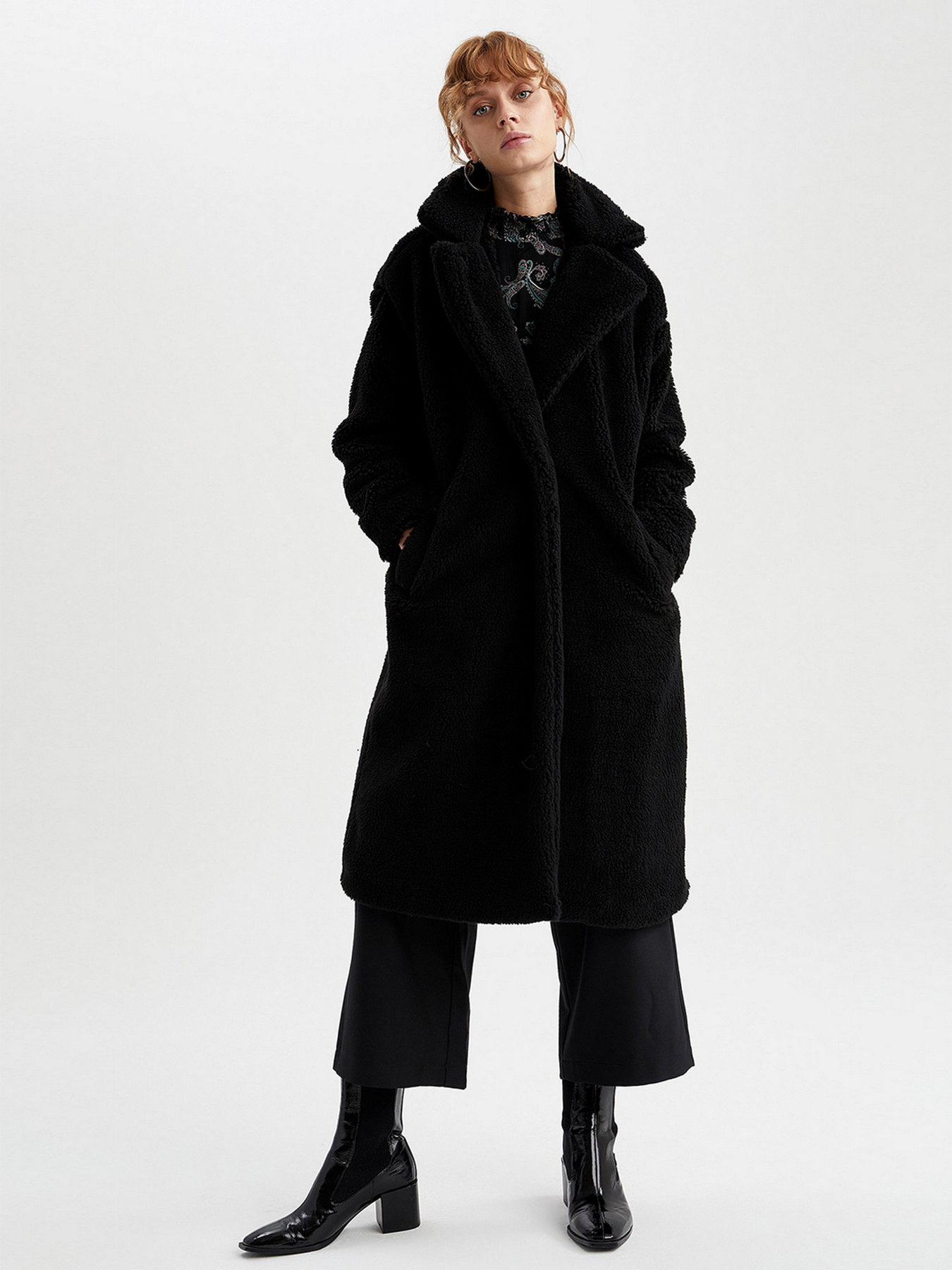 Шуба DeFacto модель U7460AZ-BK27 Шуба DeFacto модель U7460AZ-BK27 Фото