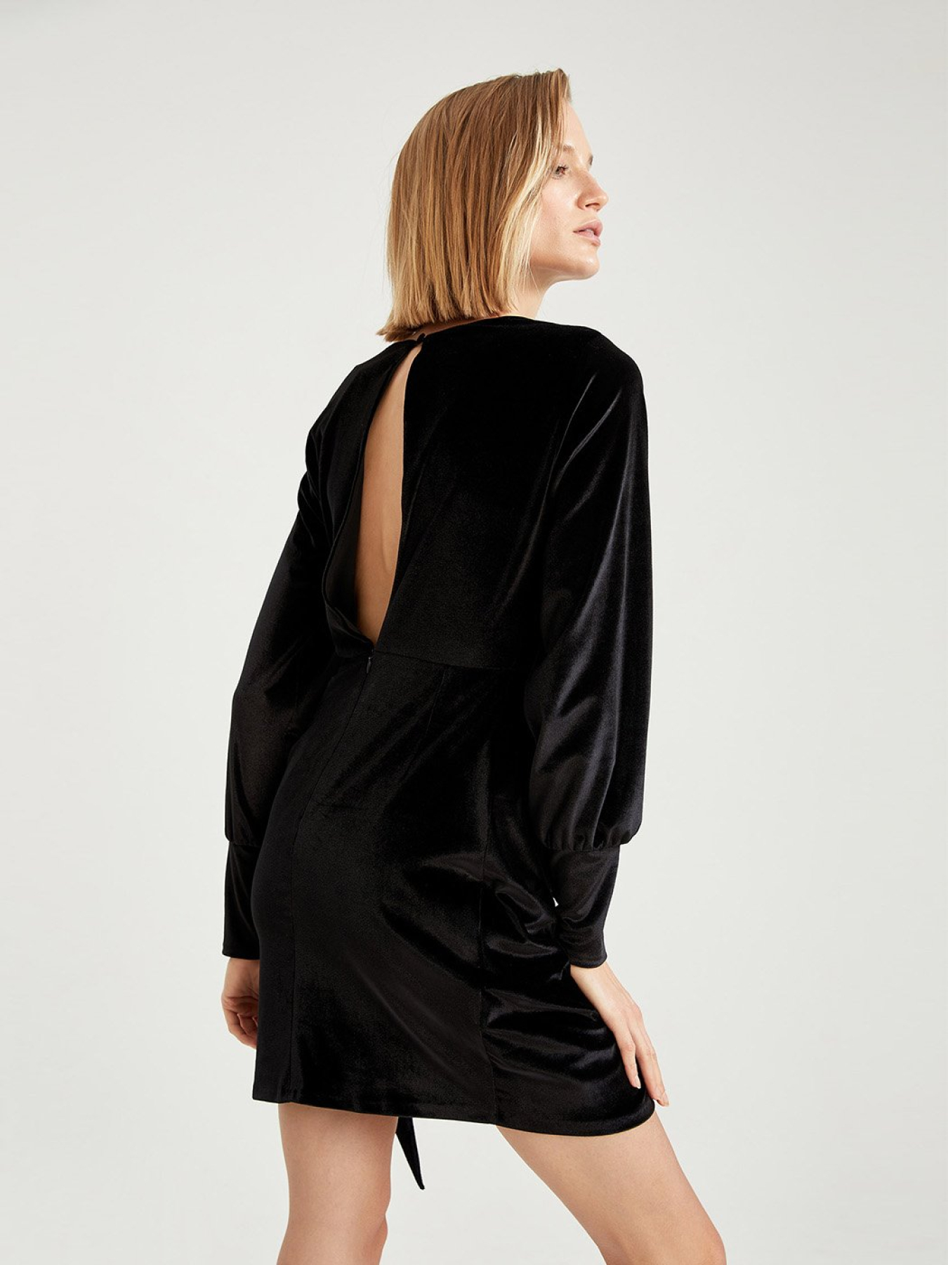 Платье мини DeFacto модель W6998AZ-BK27 Фото