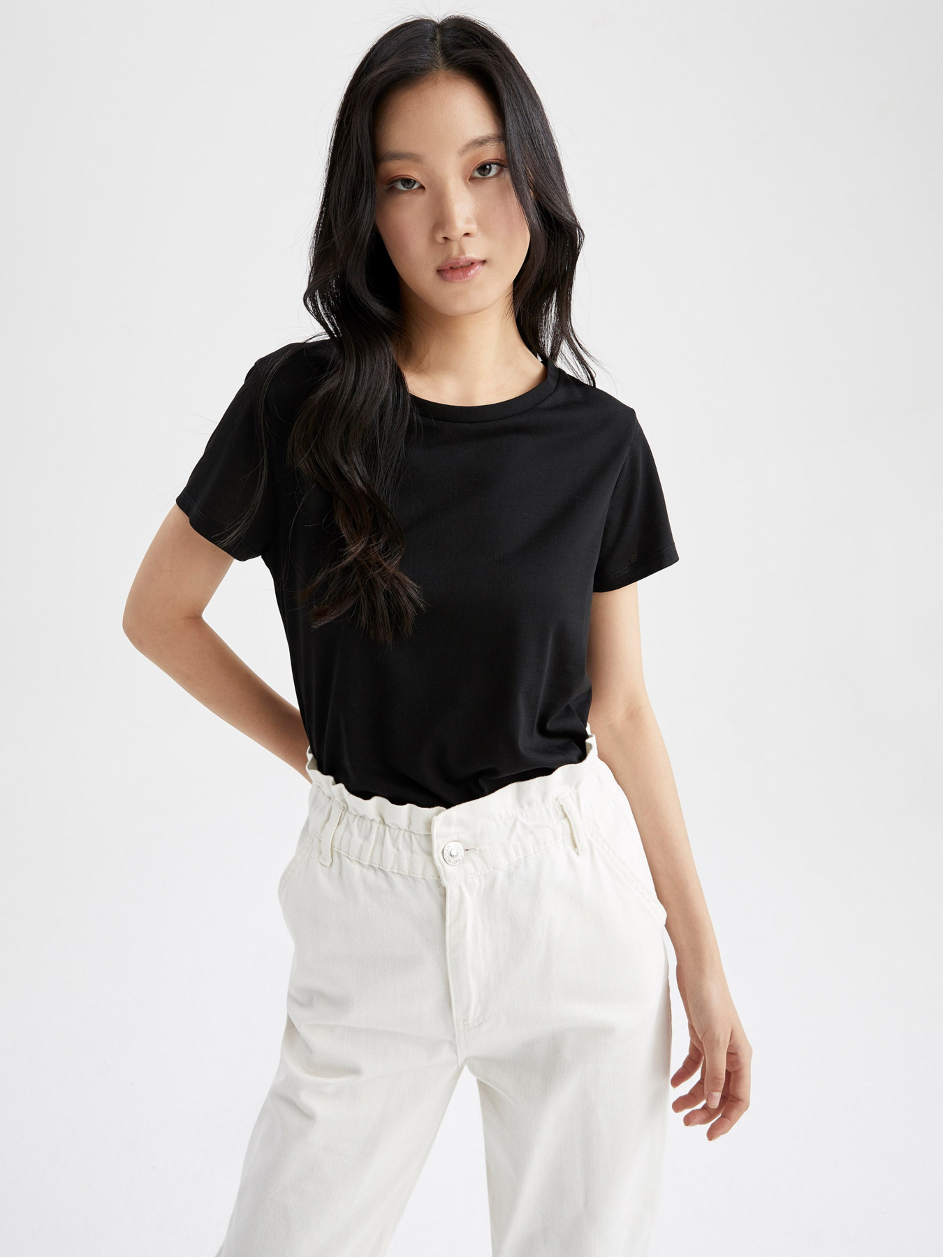 Футболка DeFacto модель W7299AZ-BK27 Футболка DeFacto модель W7299AZ-BK27 Фото