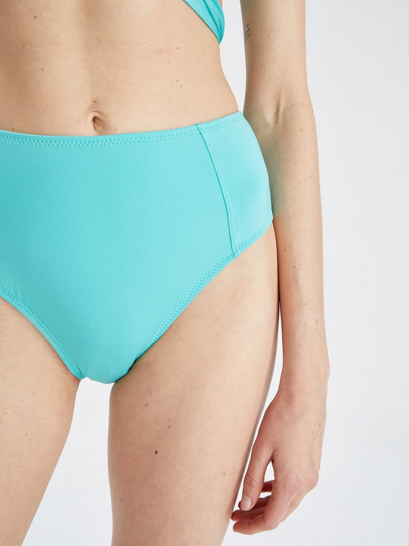 Нижня частина купальника DeFacto модель T4307AZ-TR76 Фото