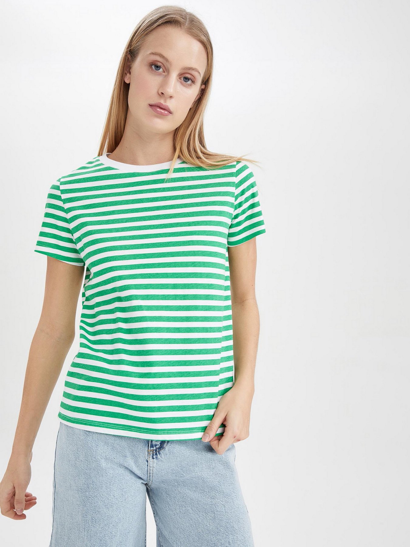 Футболка DeFacto модель X4604AZ-GN326 Фото