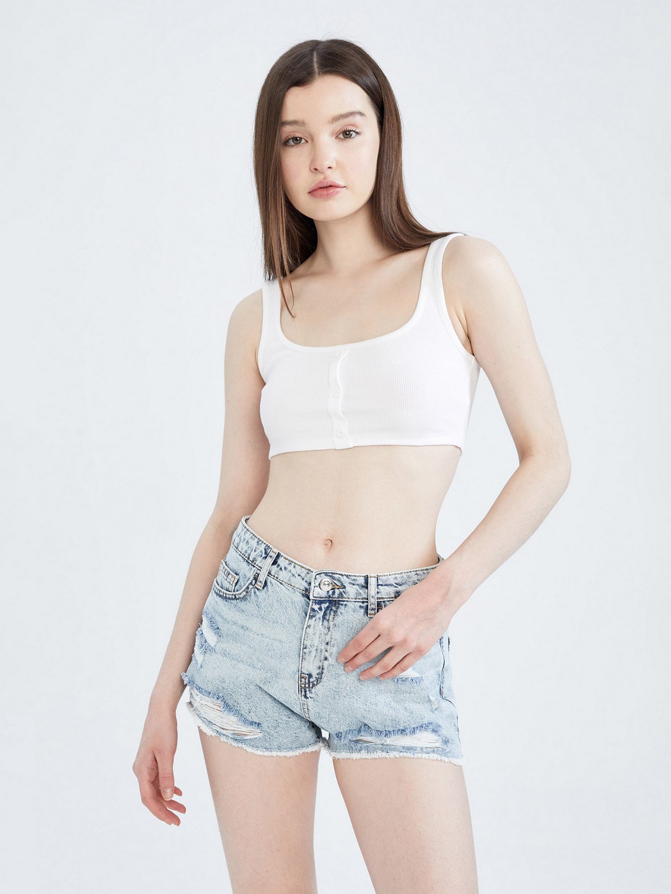 Джинсові шорти DeFacto модель X3017AZ-NM28 Джинсові шорти DeFacto модель X3017AZ-NM28 Фото