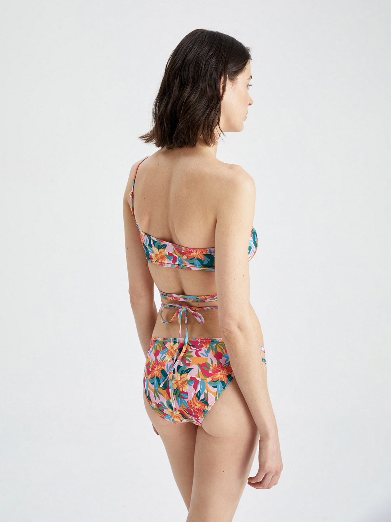 Низ купальника DeFacto модель W9366AZ-PN129 Низ купальника DeFacto модель W9366AZ-PN129 Фото