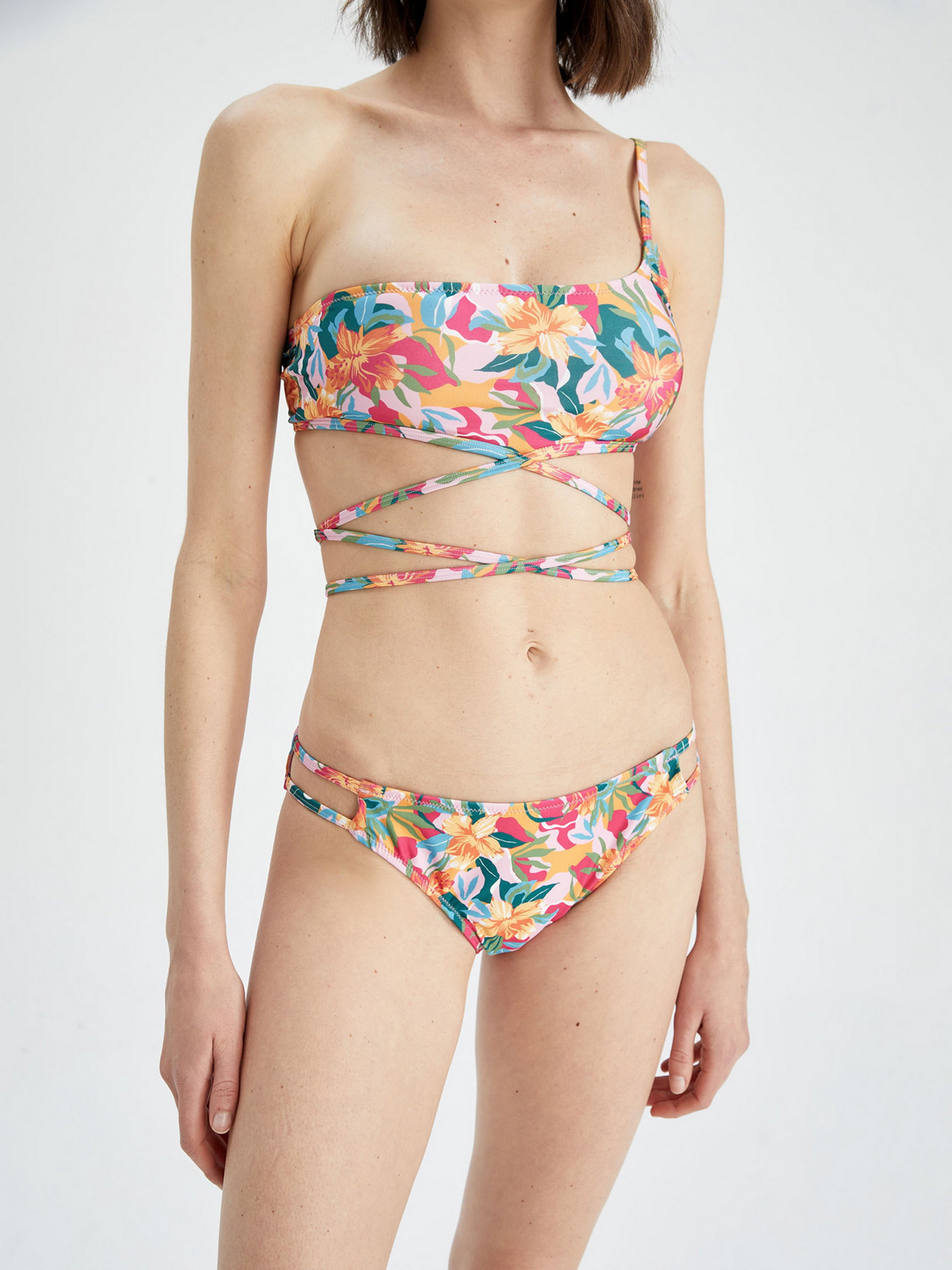 Низ купальника DeFacto модель W9366AZ-PN129 Низ купальника DeFacto модель W9366AZ-PN129 Фото