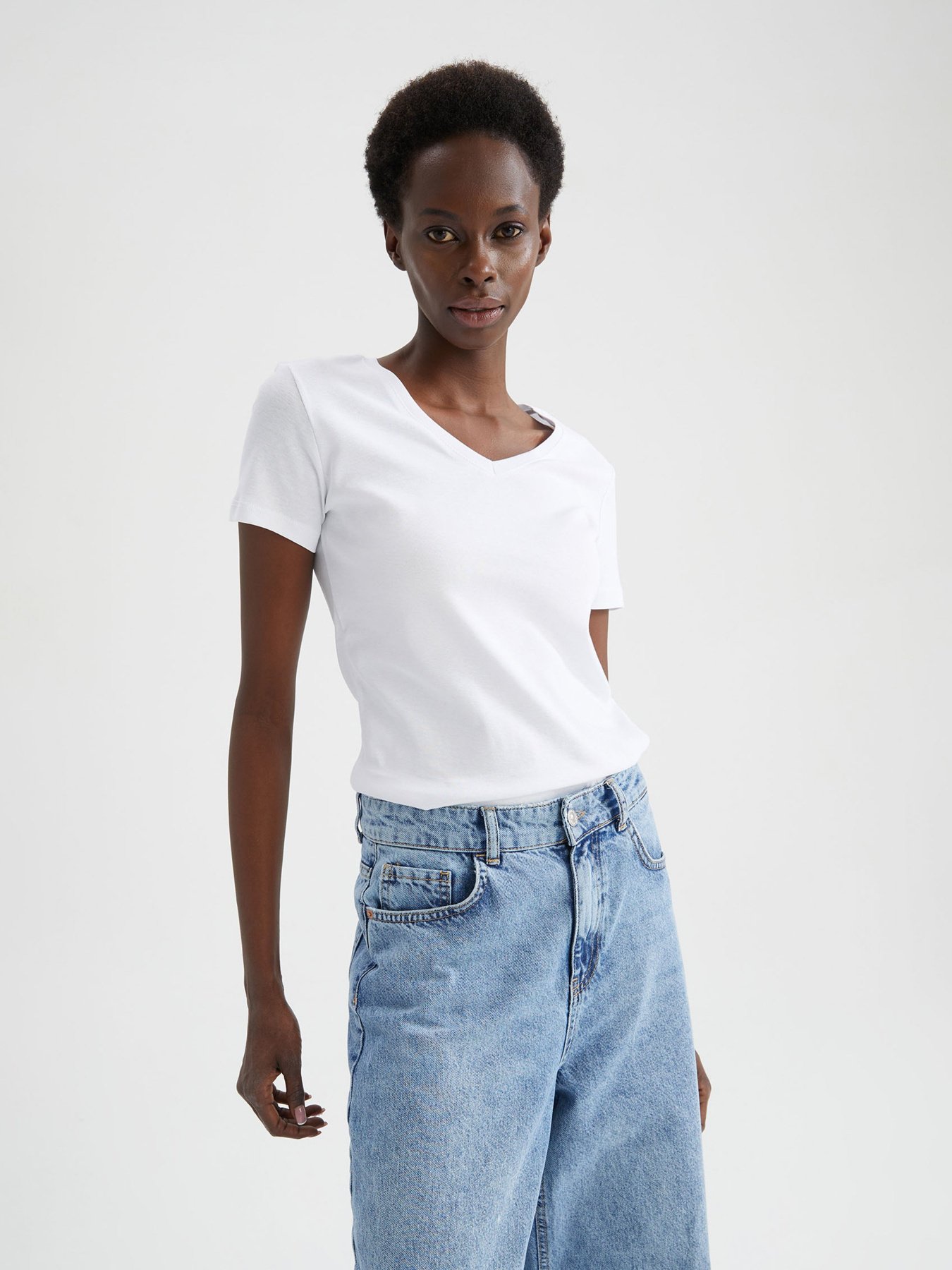 Футболка DeFacto модель I1080AZ-WT34 Фото