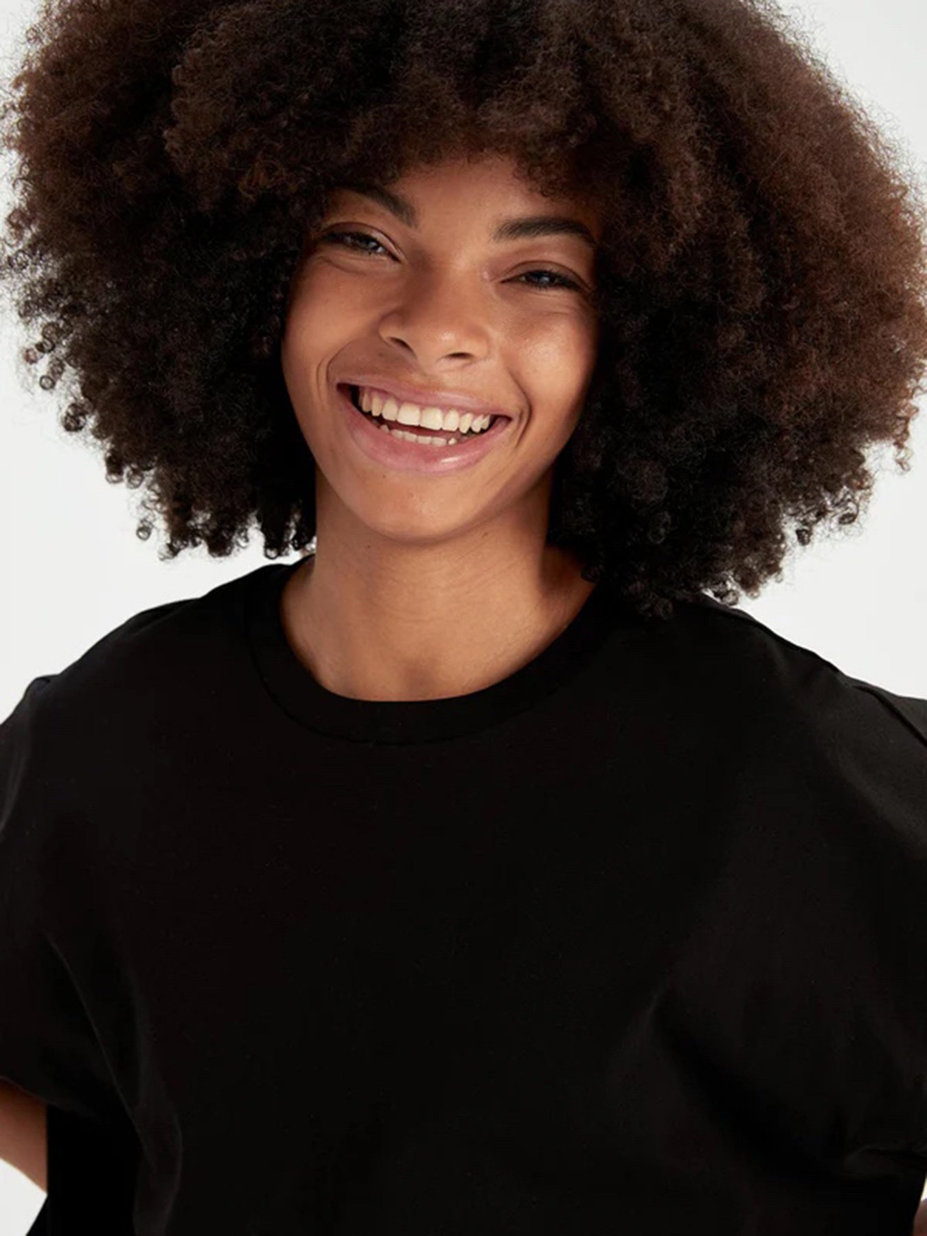 Футболка DeFacto модель V4136AZ-BK81 Футболка DeFacto модель V4136AZ-BK81 Фото