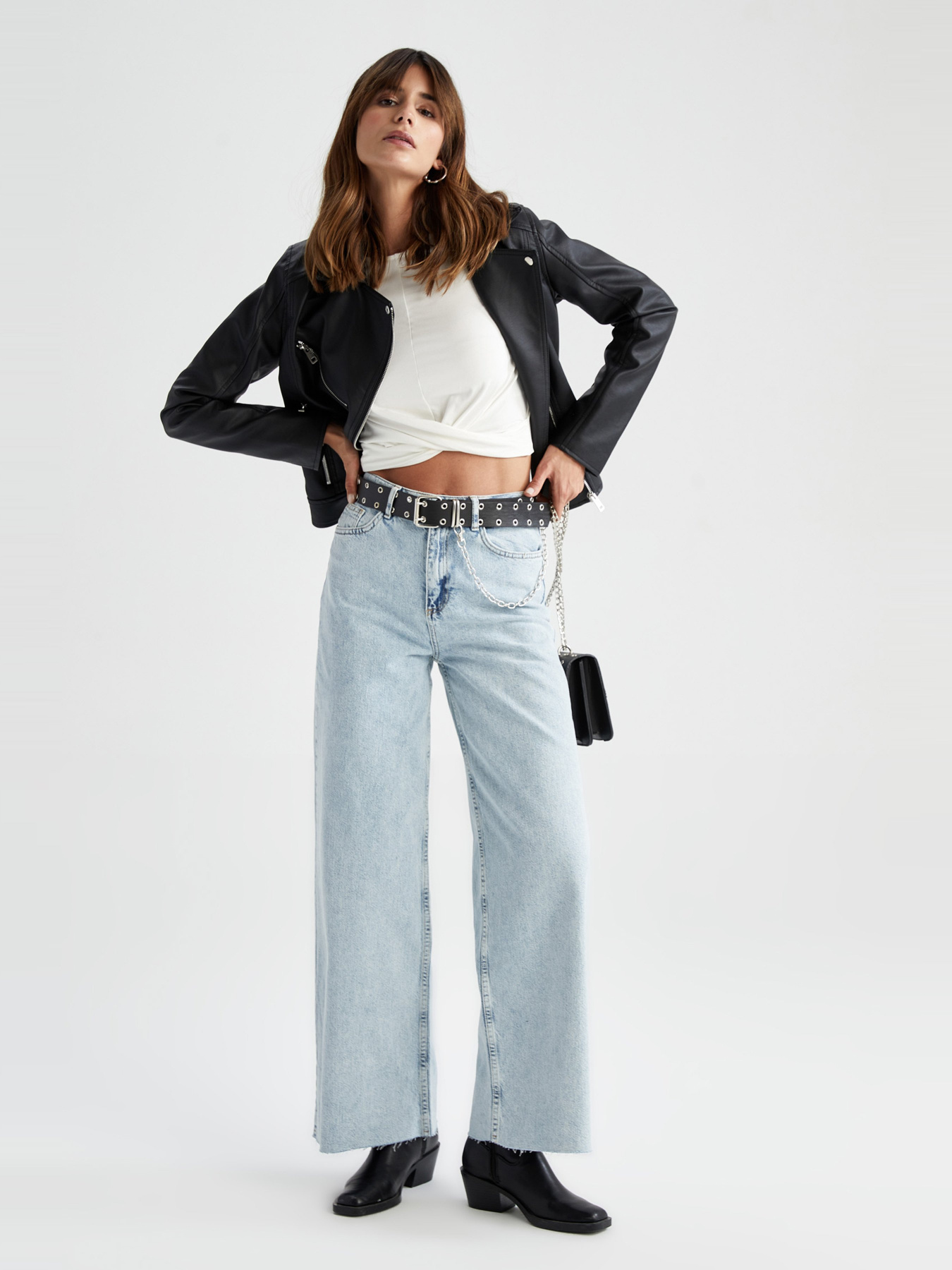 Шкіряна куртка DeFacto модель W6057AZ-BK27 Шкіряна куртка DeFacto модель W6057AZ-BK27 Фото