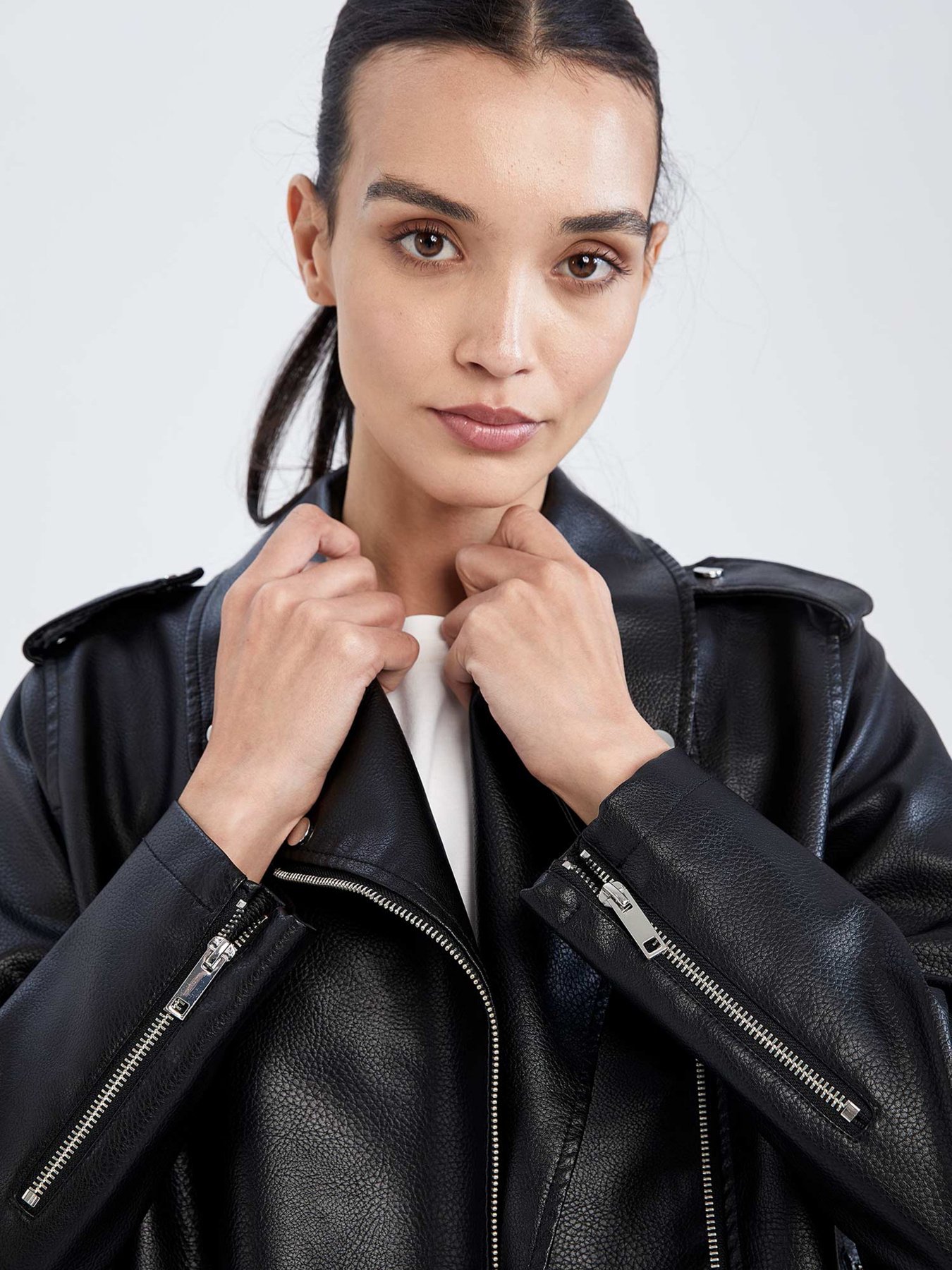 Куртка кожаная DeFacto модель W6065AZ-BK27 Фото