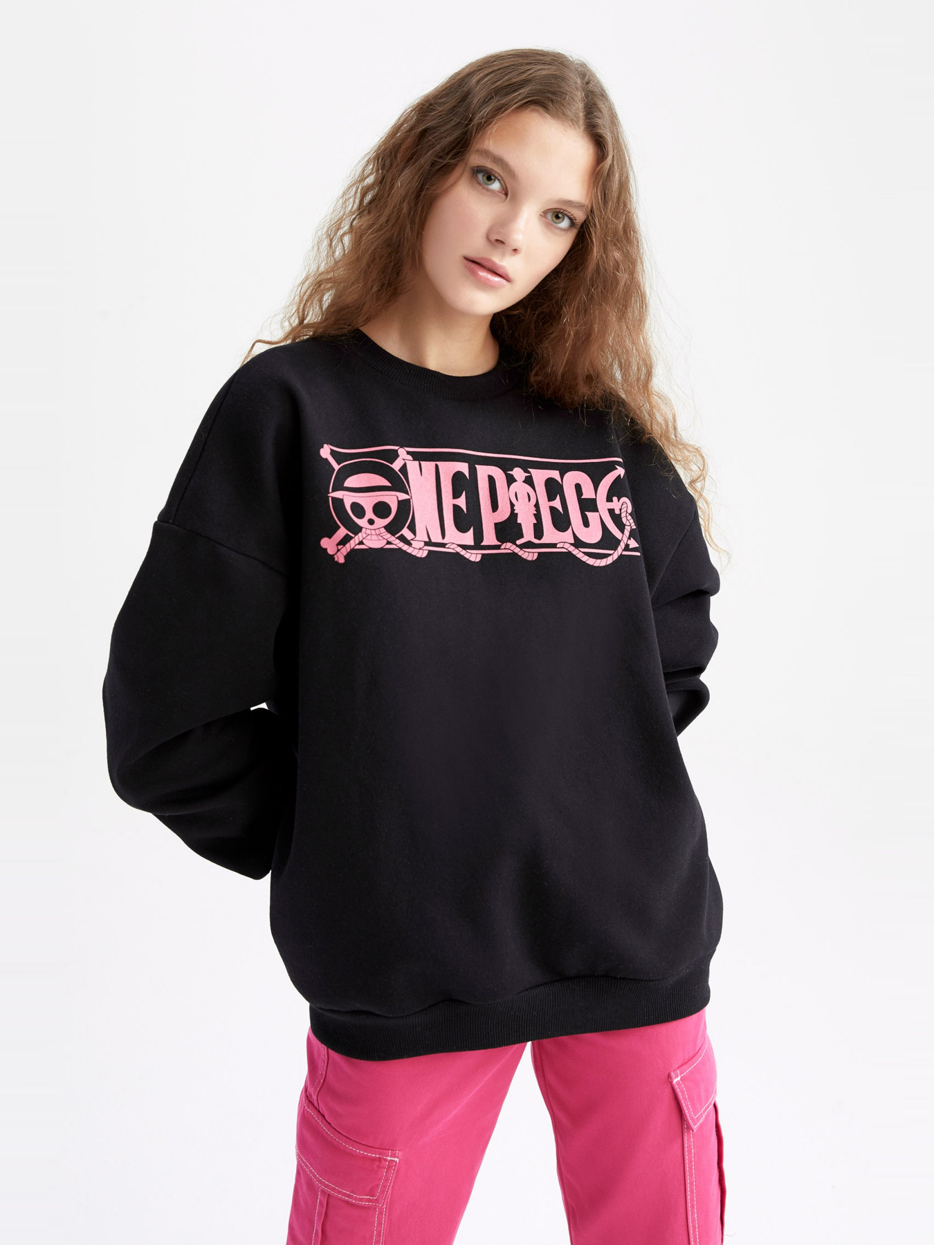 Свитшот DeFacto модель Y7554AZ-BK81 Фото