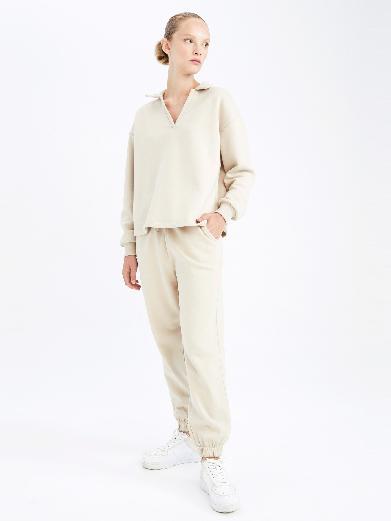 Свитшот DeFacto модель Z4167AZ-BG687 Свитшот DeFacto модель Z4167AZ-BG687 Фото