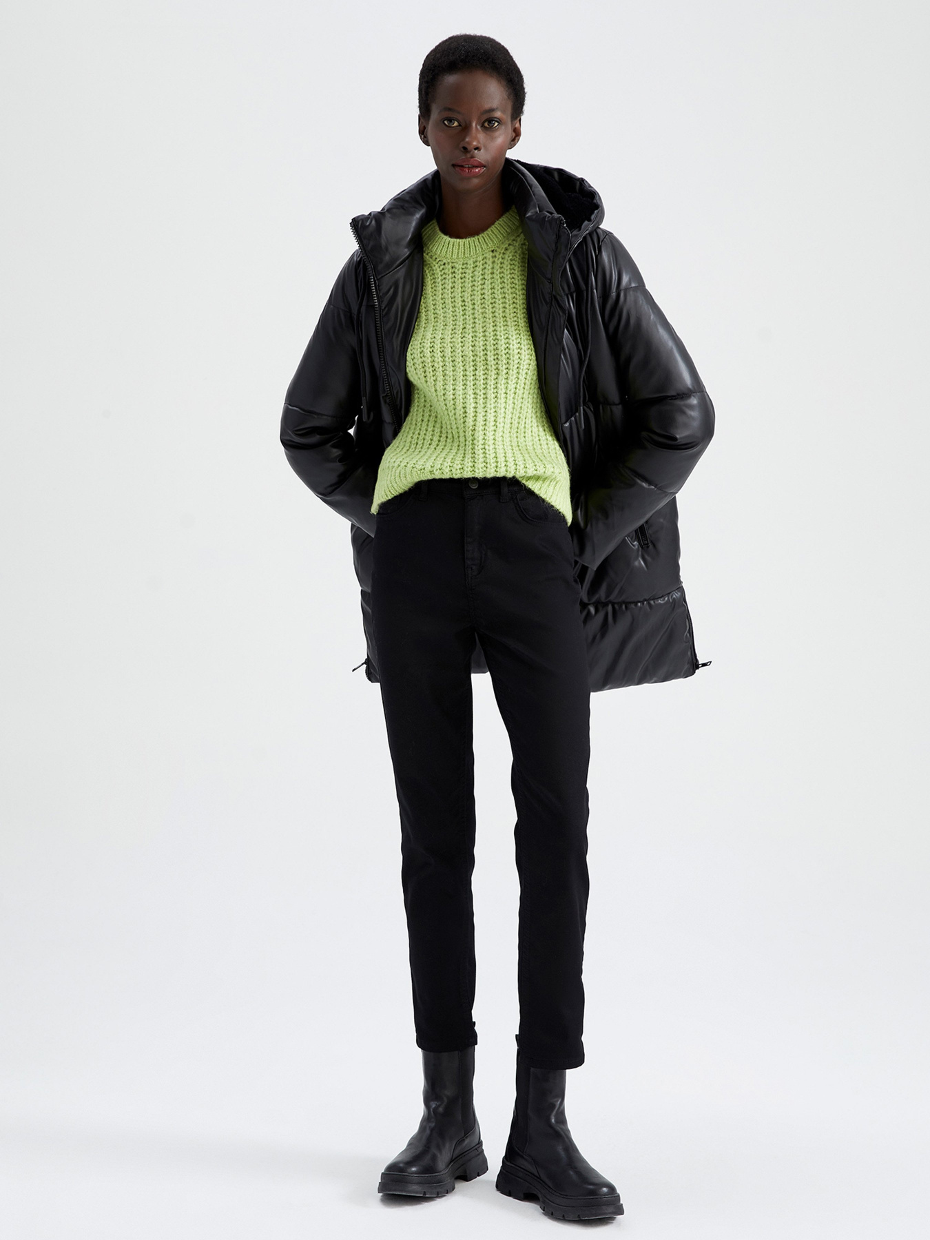 Зимова куртка DeFacto модель X5661AZ-BK27 Фото