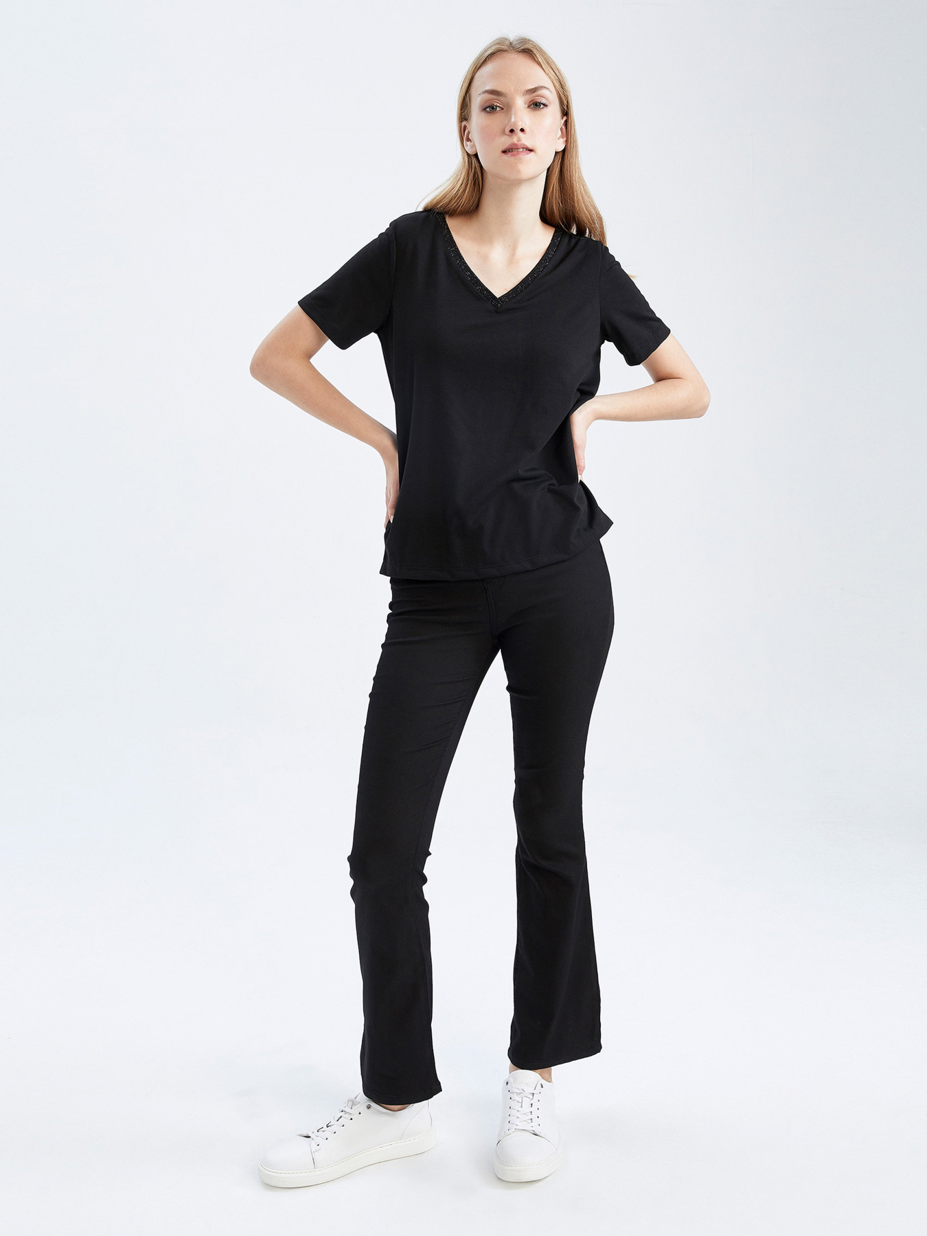 Футболка DeFacto модель K5057AZ-BK81 Фото