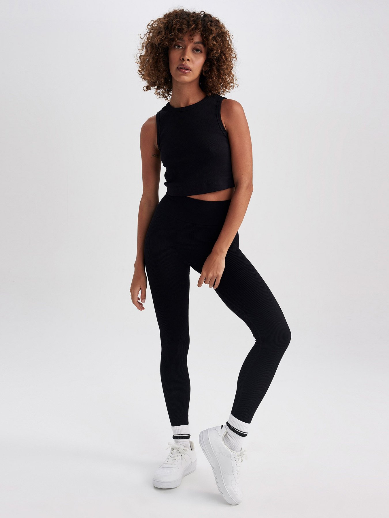 Легінси DeFacto модель Z2316AZ-BK81 Легінси DeFacto модель Z2316AZ-BK81 Фото