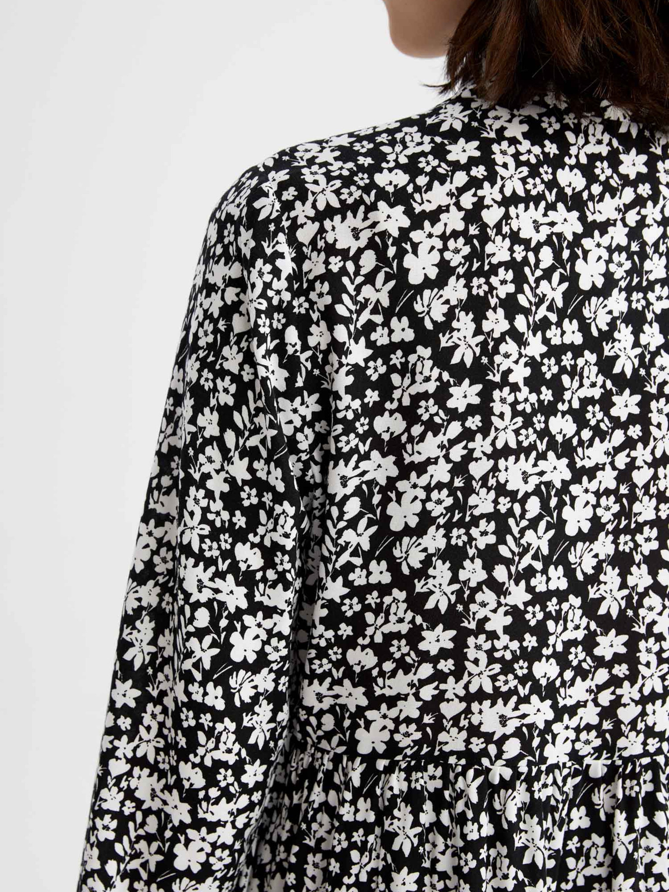 Платье мини DeFacto модель Z2447AZ-BK27 Фото