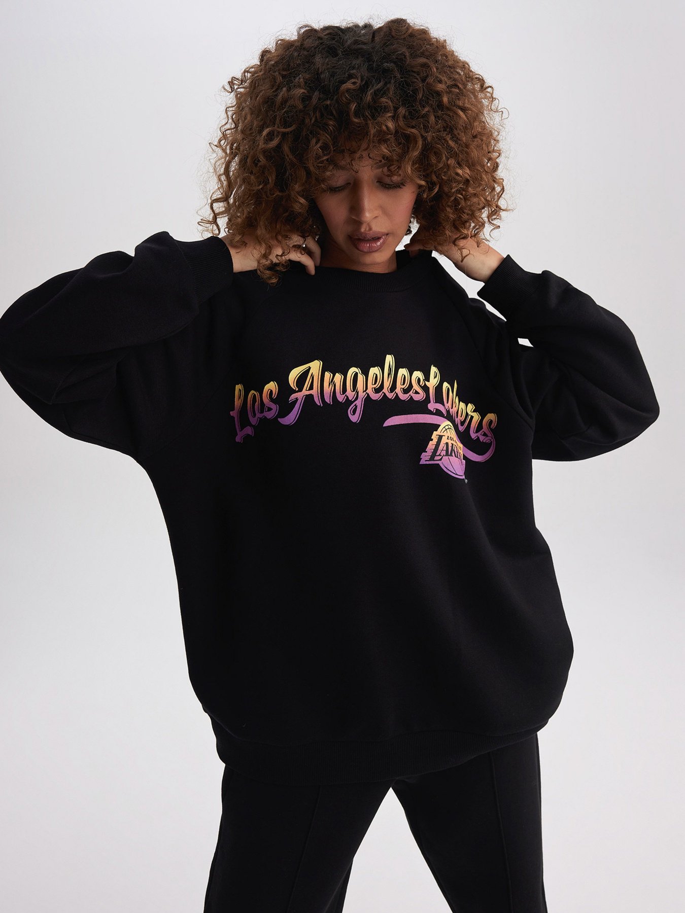 Свитшот DeFacto модель Z2961AZ-BK81 Фото