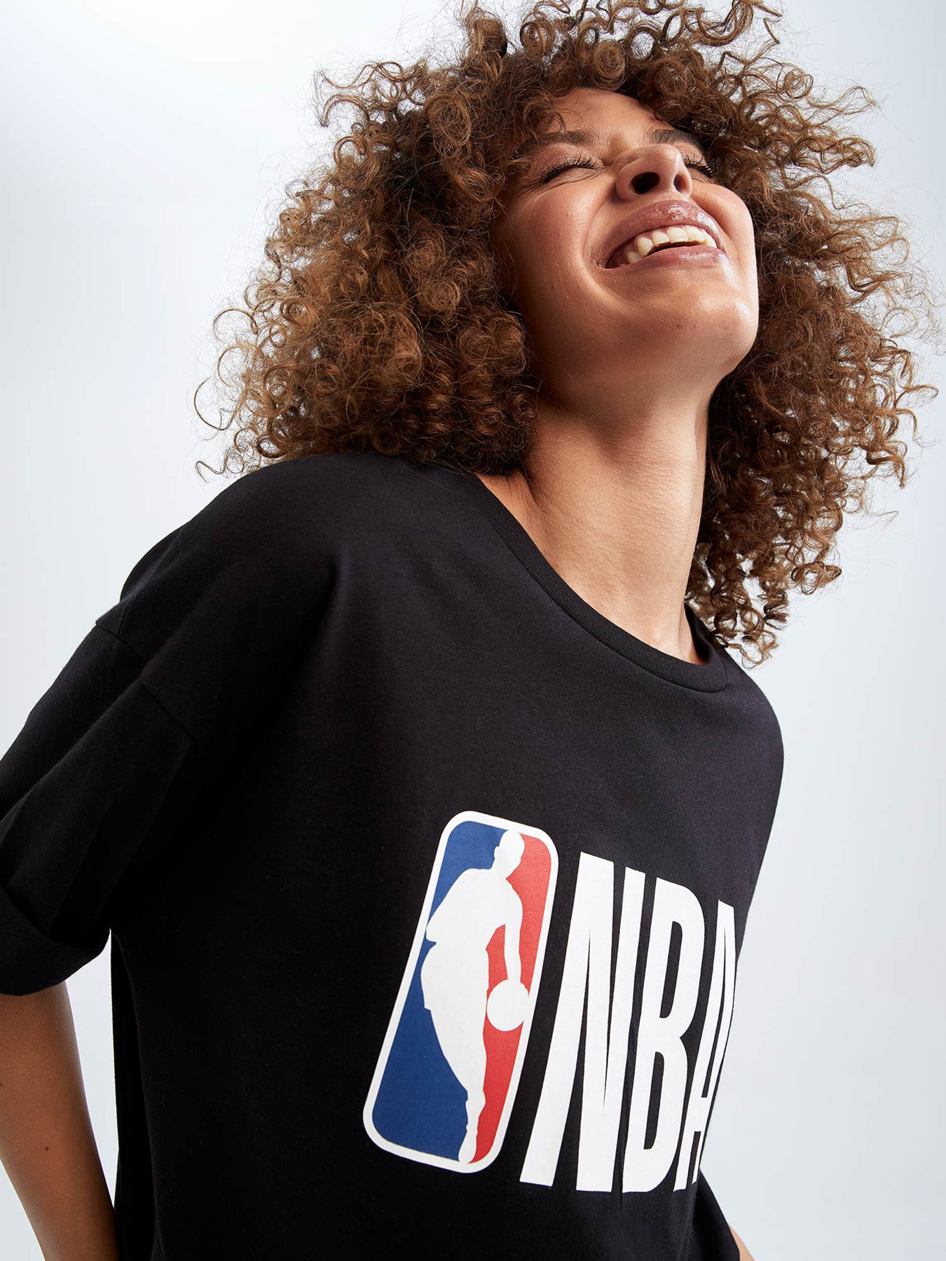 Футболка DeFacto модель Z9313AZ-BK81 Фото