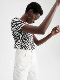 Футболка DeFacto модель U1778AZ-BK27 Фото