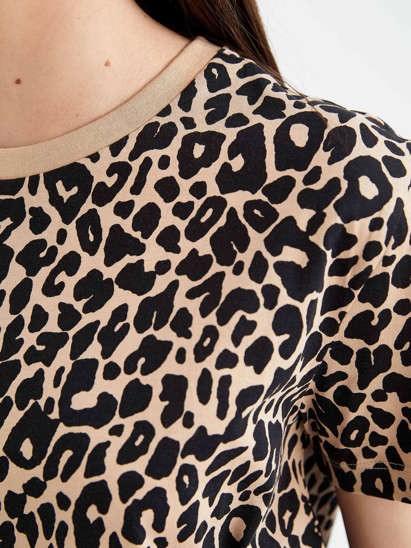 Футболка DeFacto модель U1778AZ-BG352 Фото