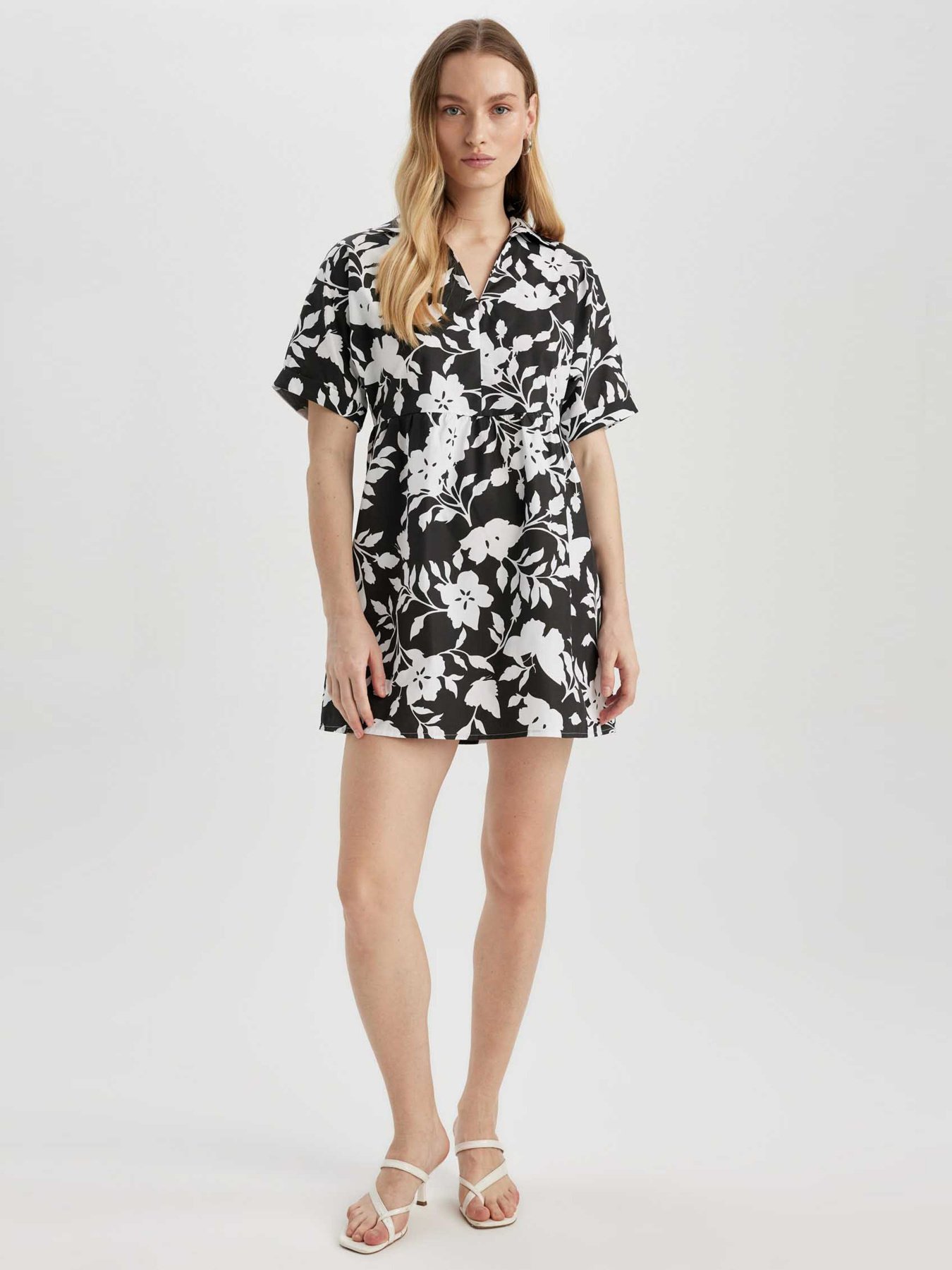 Платье мини DeFacto модель Z7663AZ-BK81 Фото