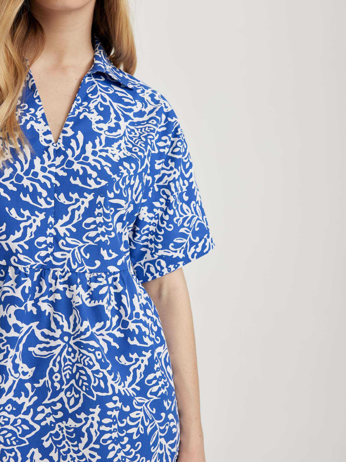 Платье мини DeFacto модель Z7663AZ-BE760 Фото