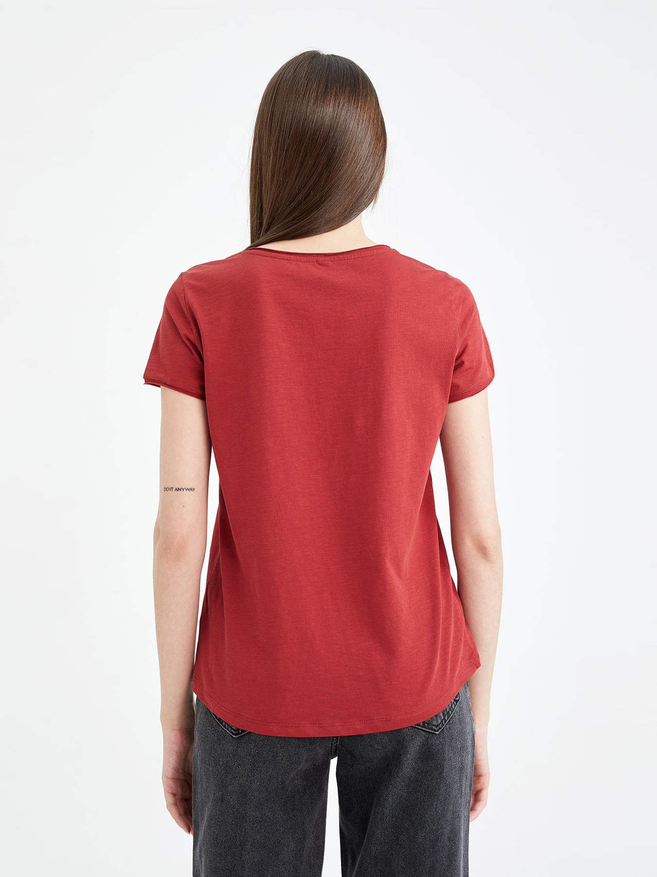 Футболка DeFacto модель K1508AZ-BR59 Футболка DeFacto модель K1508AZ-BR59 Фото