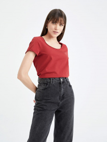 Футболка DeFacto модель K1508AZ-BR59 Футболка DeFacto модель K1508AZ-BR59 Фото