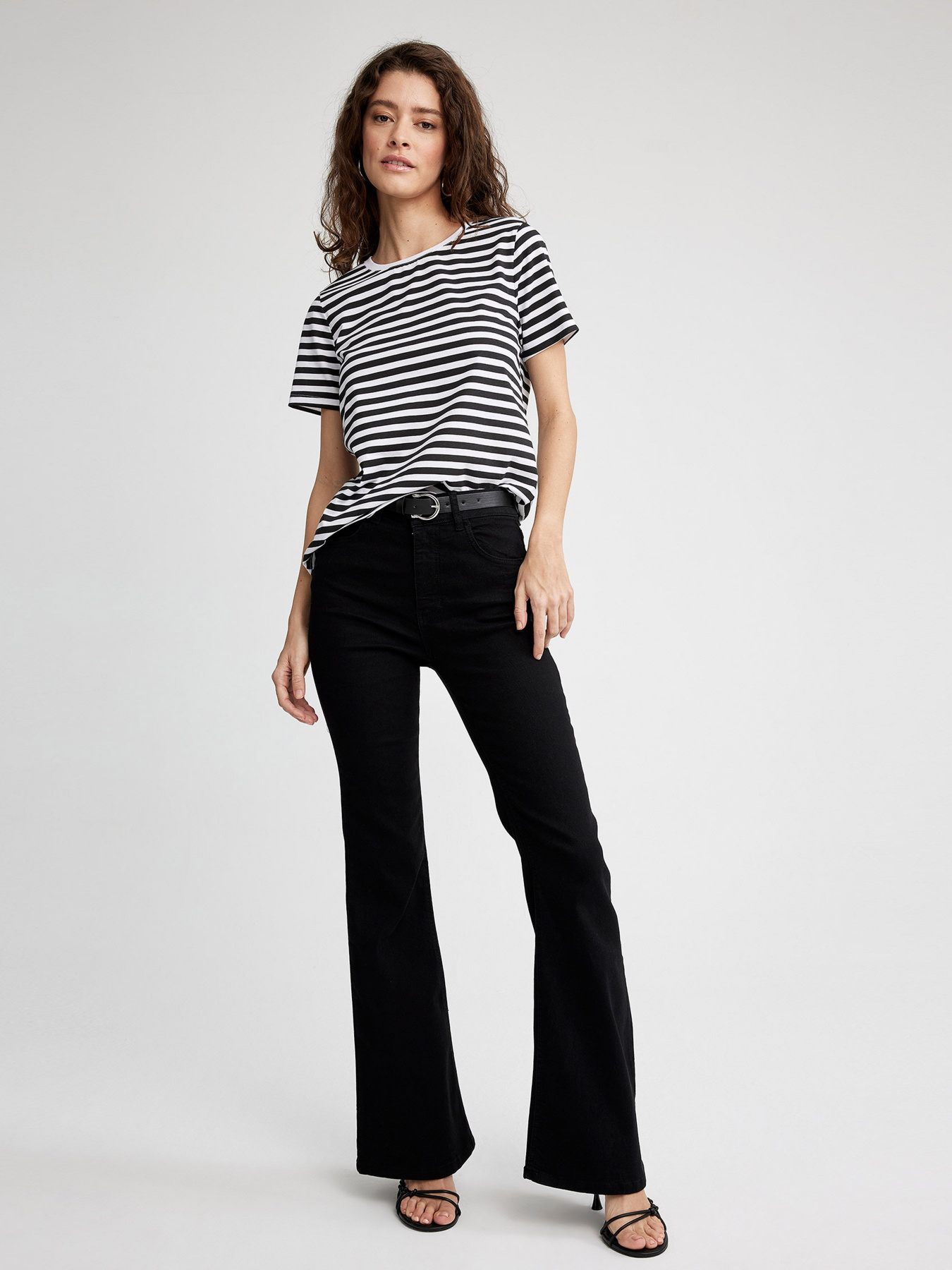 Футболка DeFacto модель X4604AZ-BK81 Фото