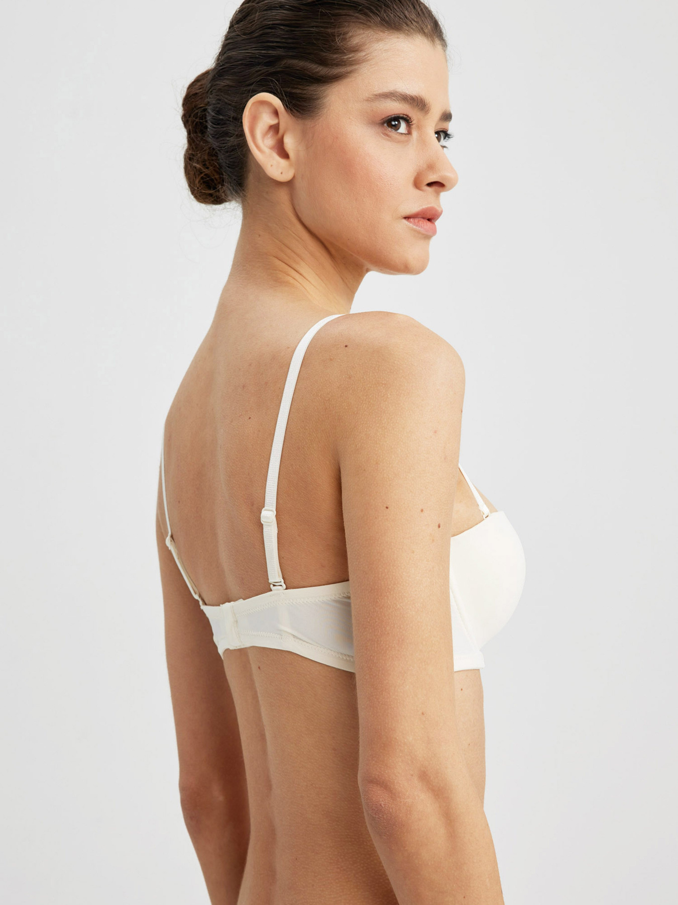 Бюстгальтер DeFacto модель T8479AZ-WT32 Фото