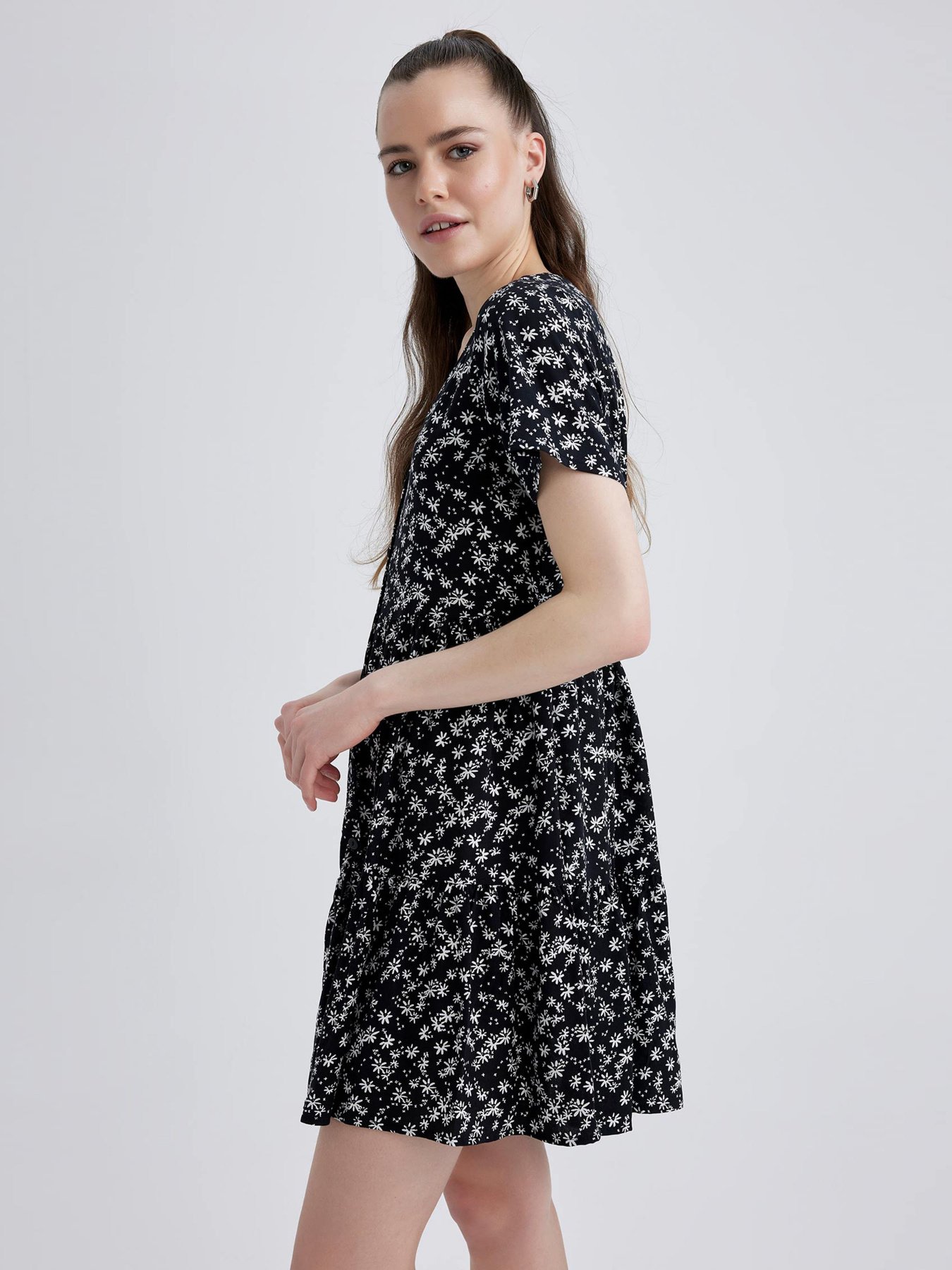 Платье мини DeFacto модель T4046AZ-BK26 Фото