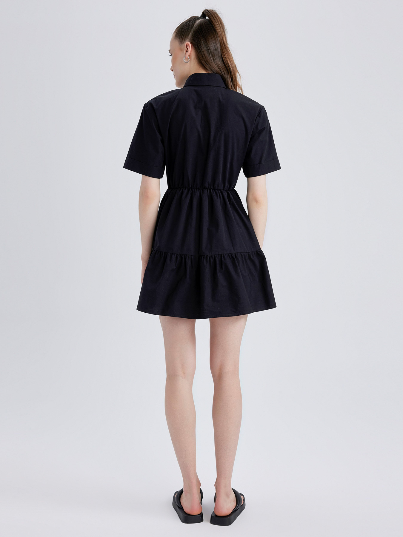 Платье мини DeFacto модель Y3935AZ-BK27 Фото