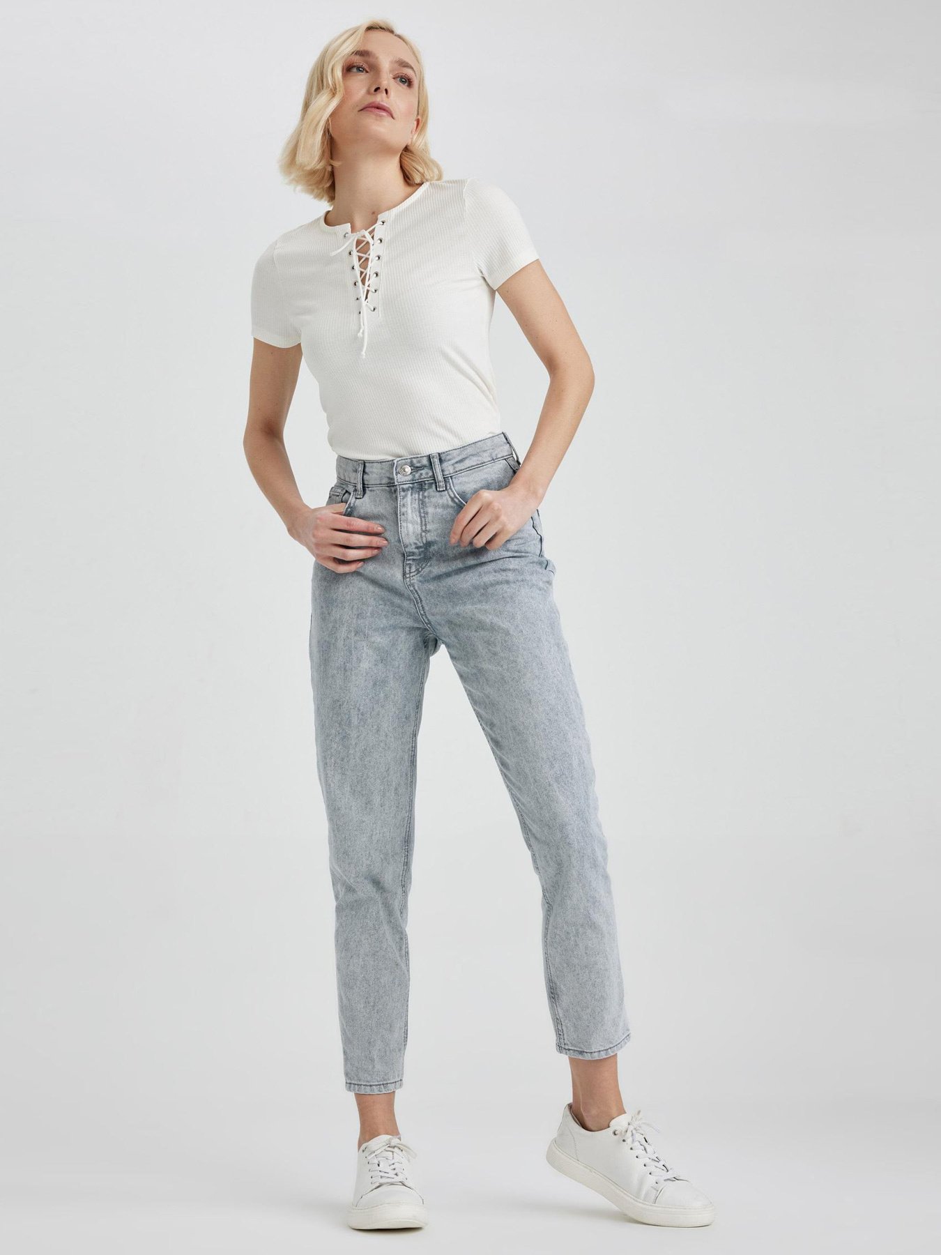 Джинсы мом DeFacto модель A3477AX-NM55 Фото