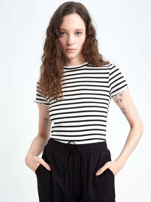 Футболка DeFacto модель K1965AZ-BK81 Фото