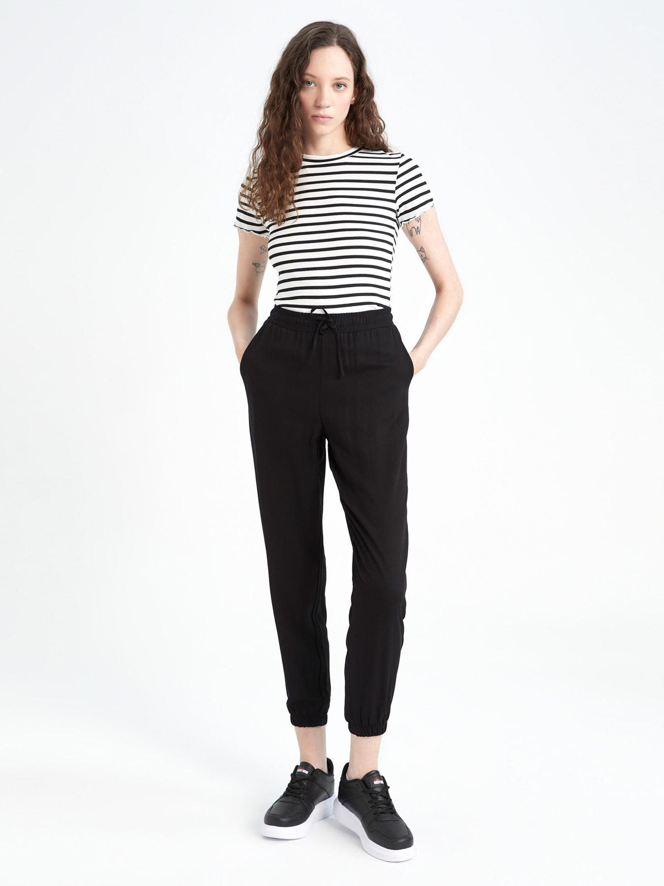 Футболка DeFacto модель K1965AZ-BK81 Фото