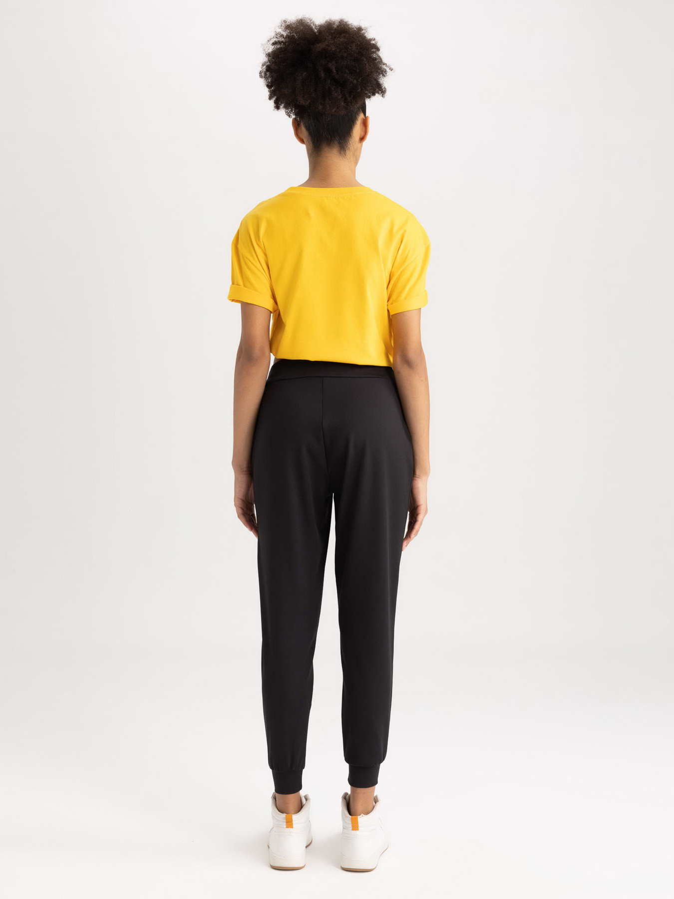 Спортивні штани DeFacto модель A2760AX-BK81 Спортивні штани DeFacto модель A2760AX-BK81 Фото