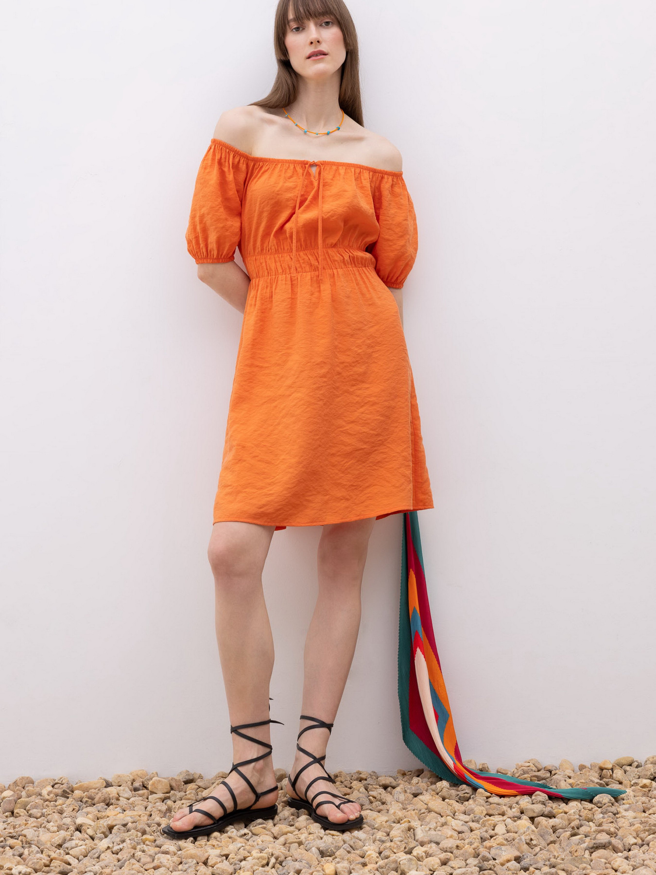 Платье мини DeFacto модель A4798AX-OG251 Фото