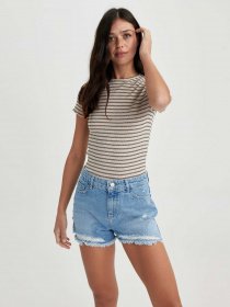 Футболка DeFacto модель A6175AX-BG655 Футболка DeFacto модель A6175AX-BG655 Фото