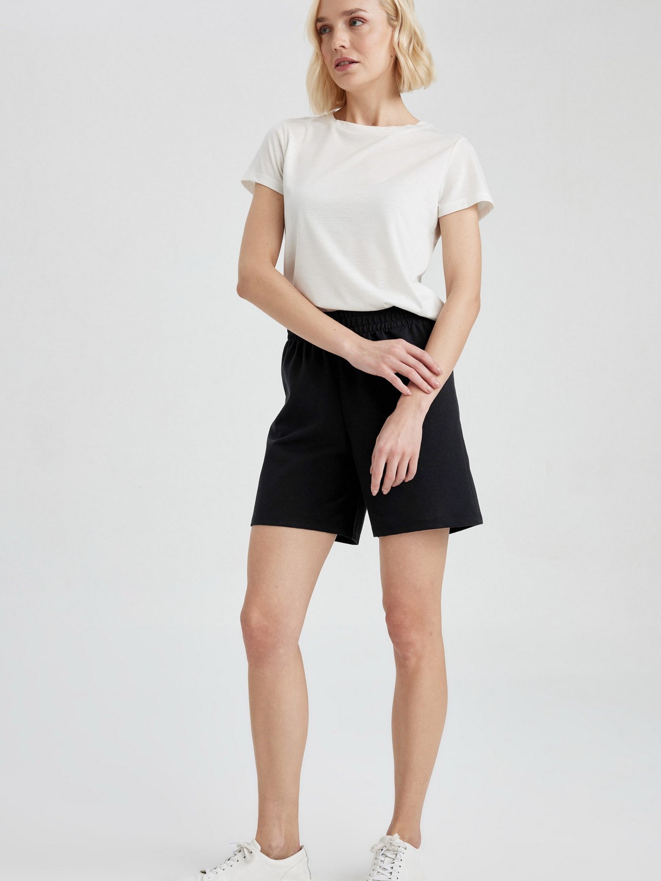 Шорты DeFacto модель U4570AZ-BK81 Фото