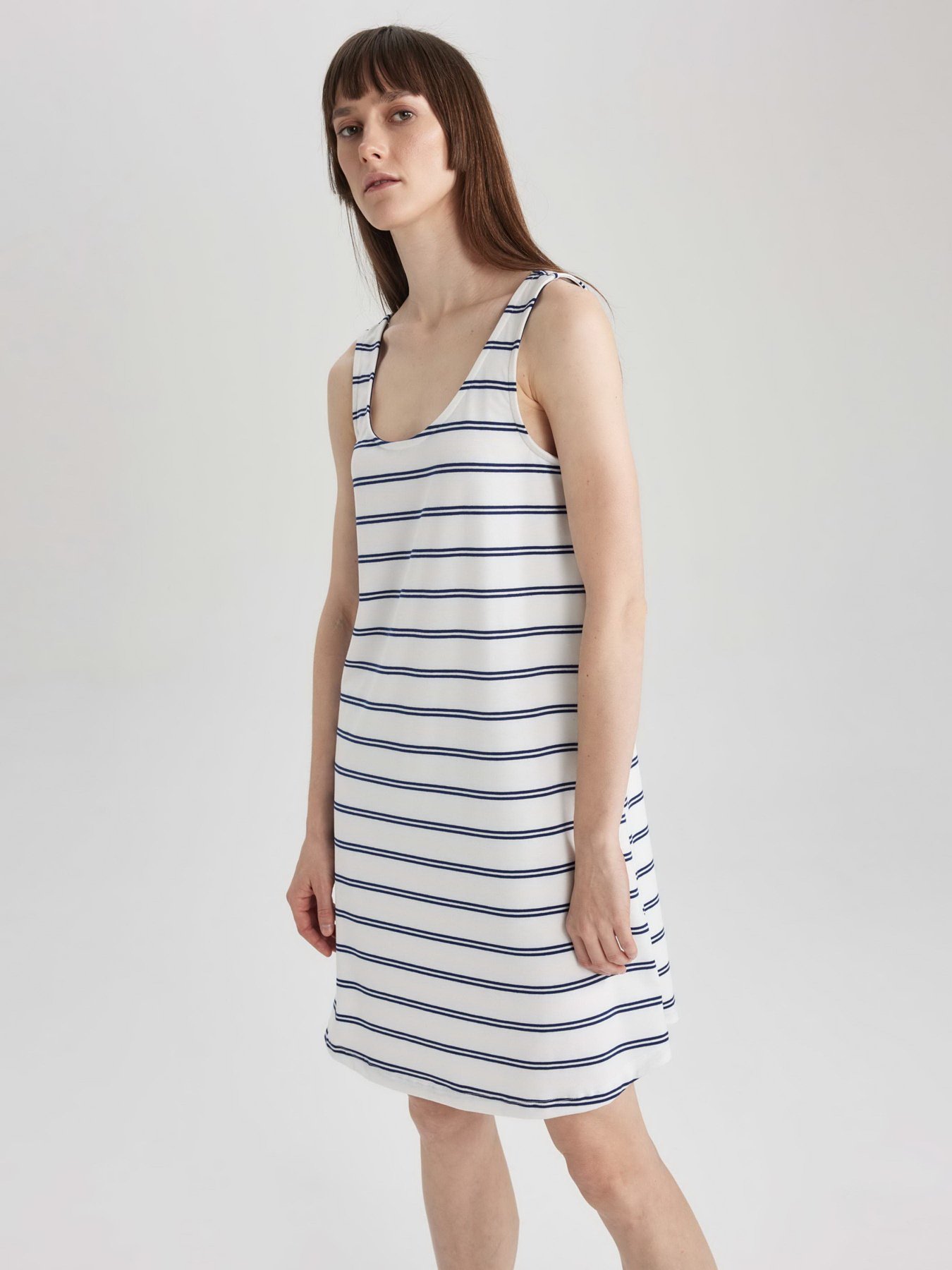 Платье мини DeFacto модель W9587AZ-NV31 Платье мини DeFacto модель W9587AZ-NV31 Фото