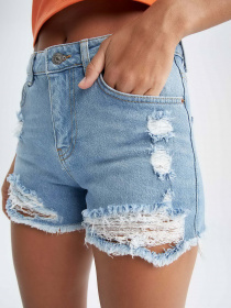 Джинсові шорти DeFacto модель X3507AZ-NM28 Джинсові шорти DeFacto модель X3507AZ-NM28 Фото