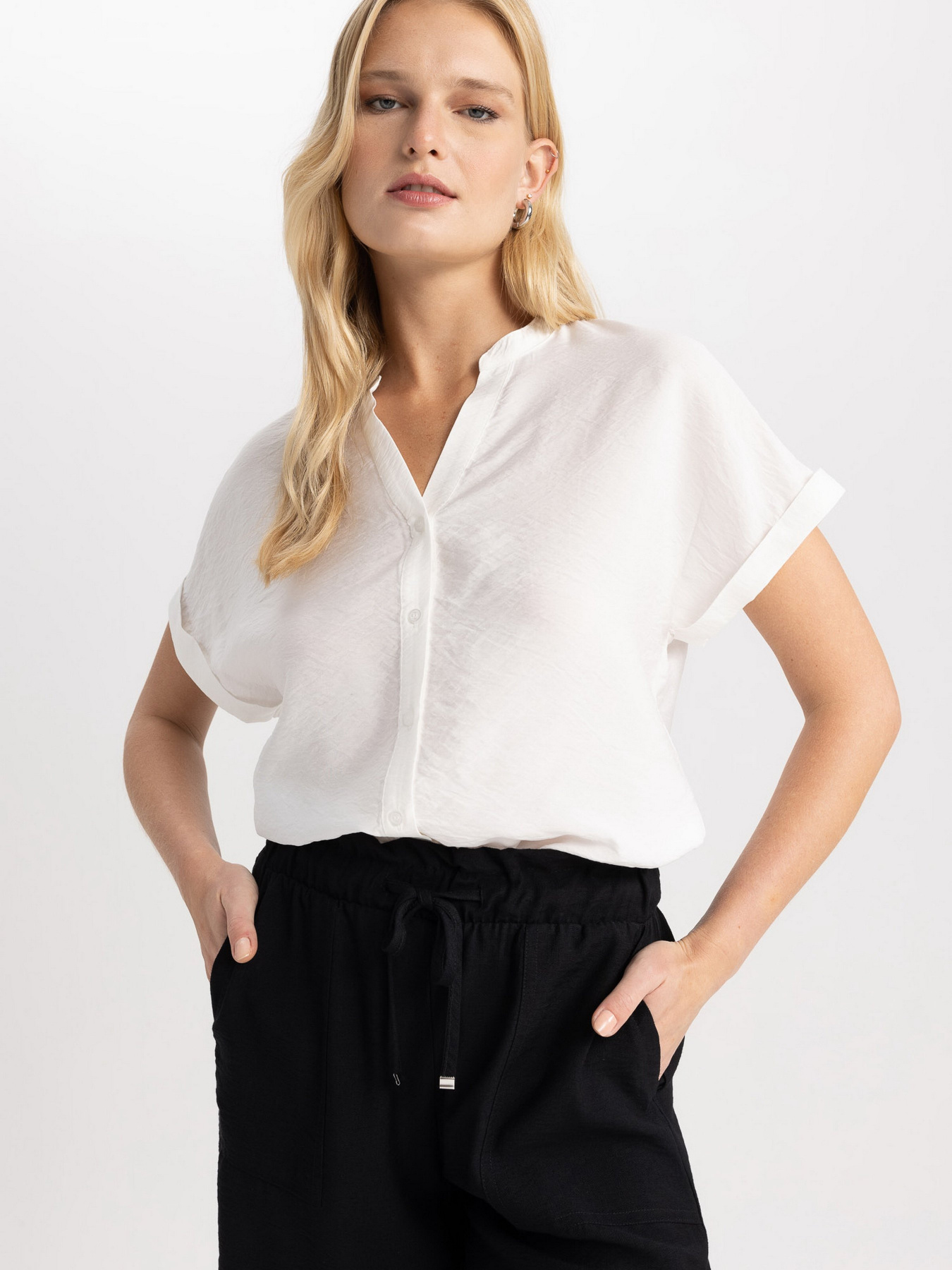 Блуза DeFacto модель Y4150AZ-WT32 Блуза DeFacto модель Y4150AZ-WT32 Фото