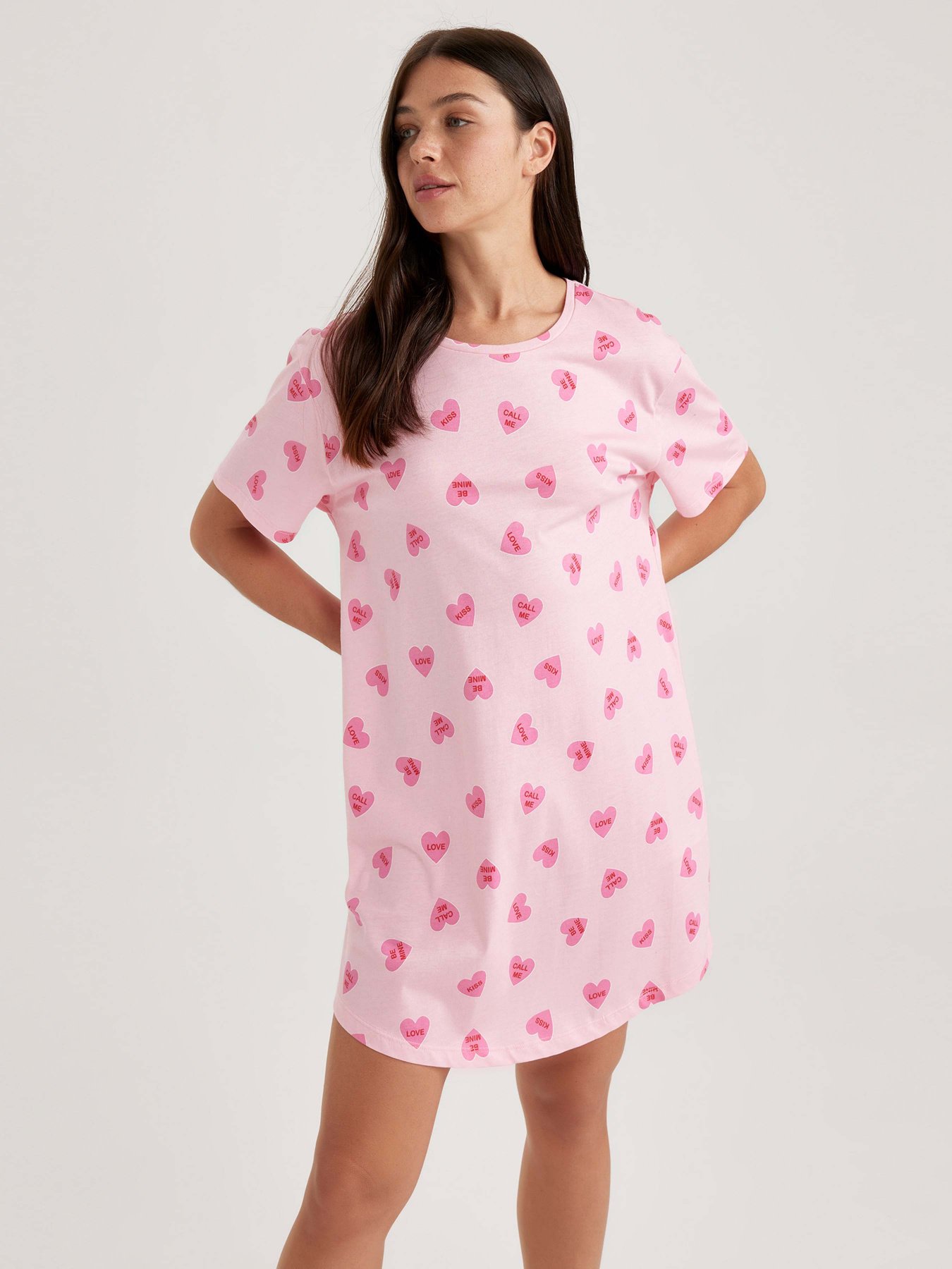 Нічна сорочка DeFacto модель A6843AX-PN637 Нічна сорочка DeFacto модель A6843AX-PN637 Фото