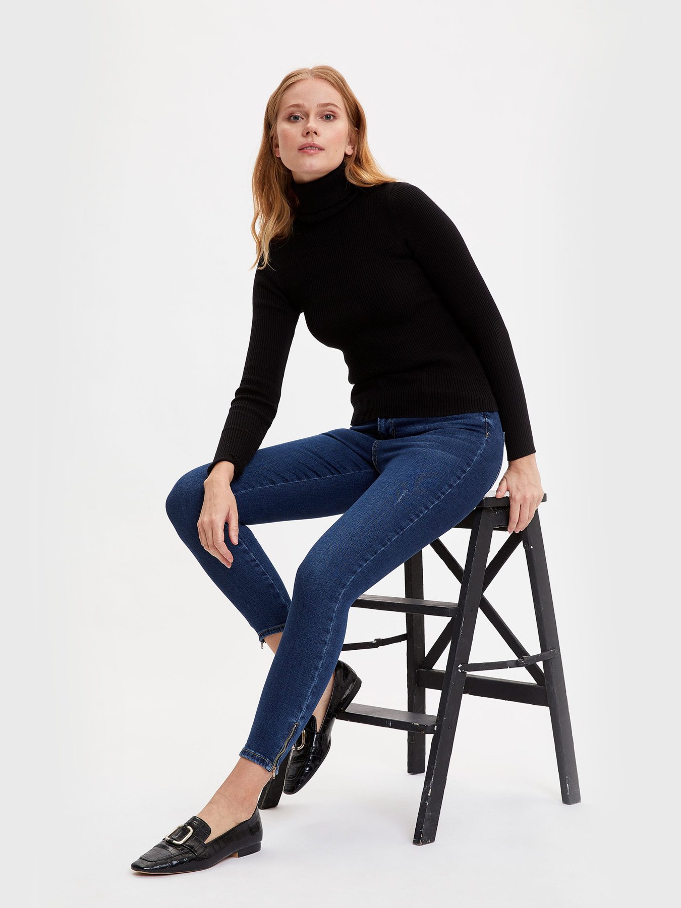 Водолазка DeFacto модель R8487AZ-BK27 Фото