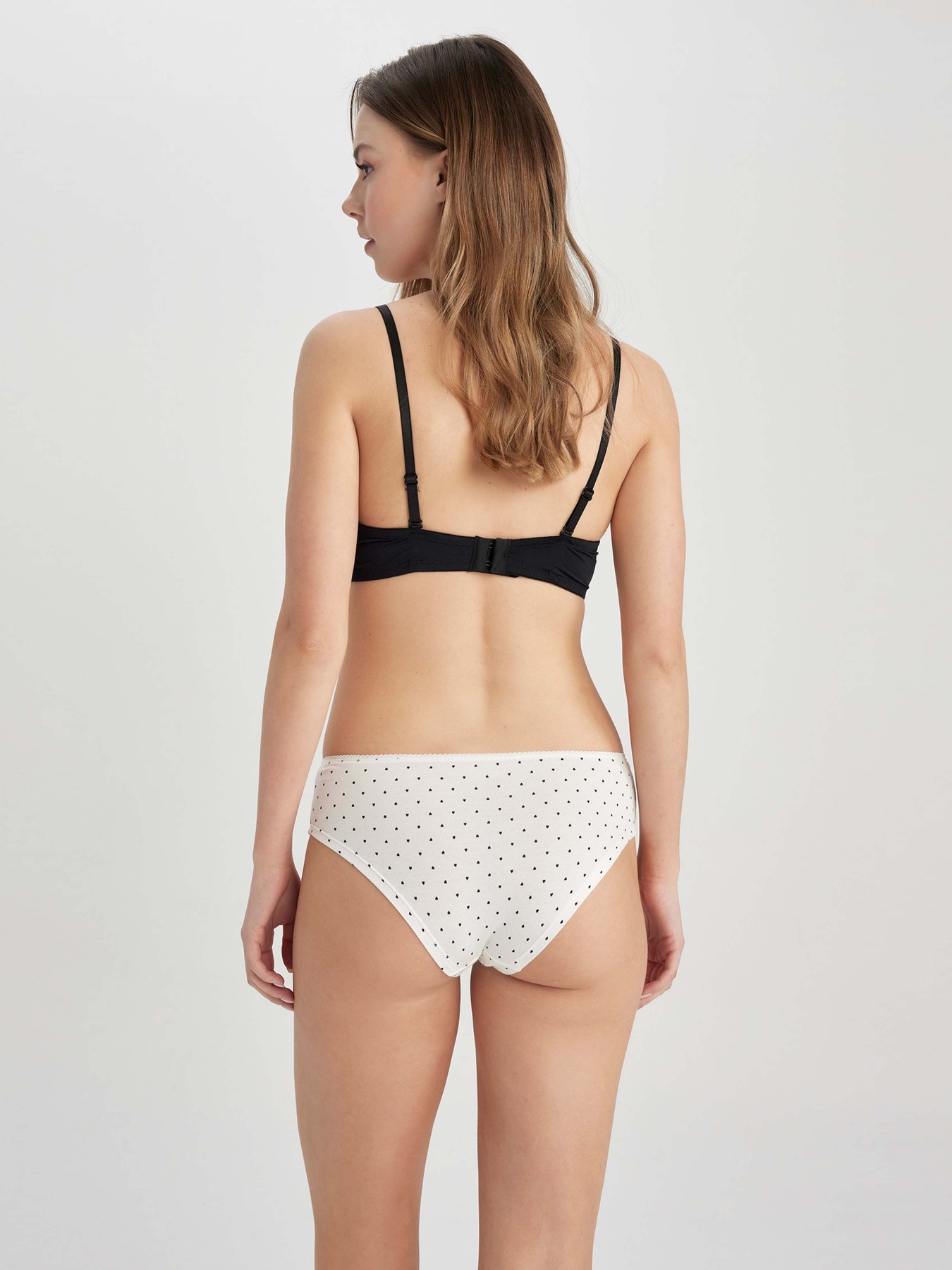 Набор трусов DeFacto модель W6654AZ-BK27 Фото