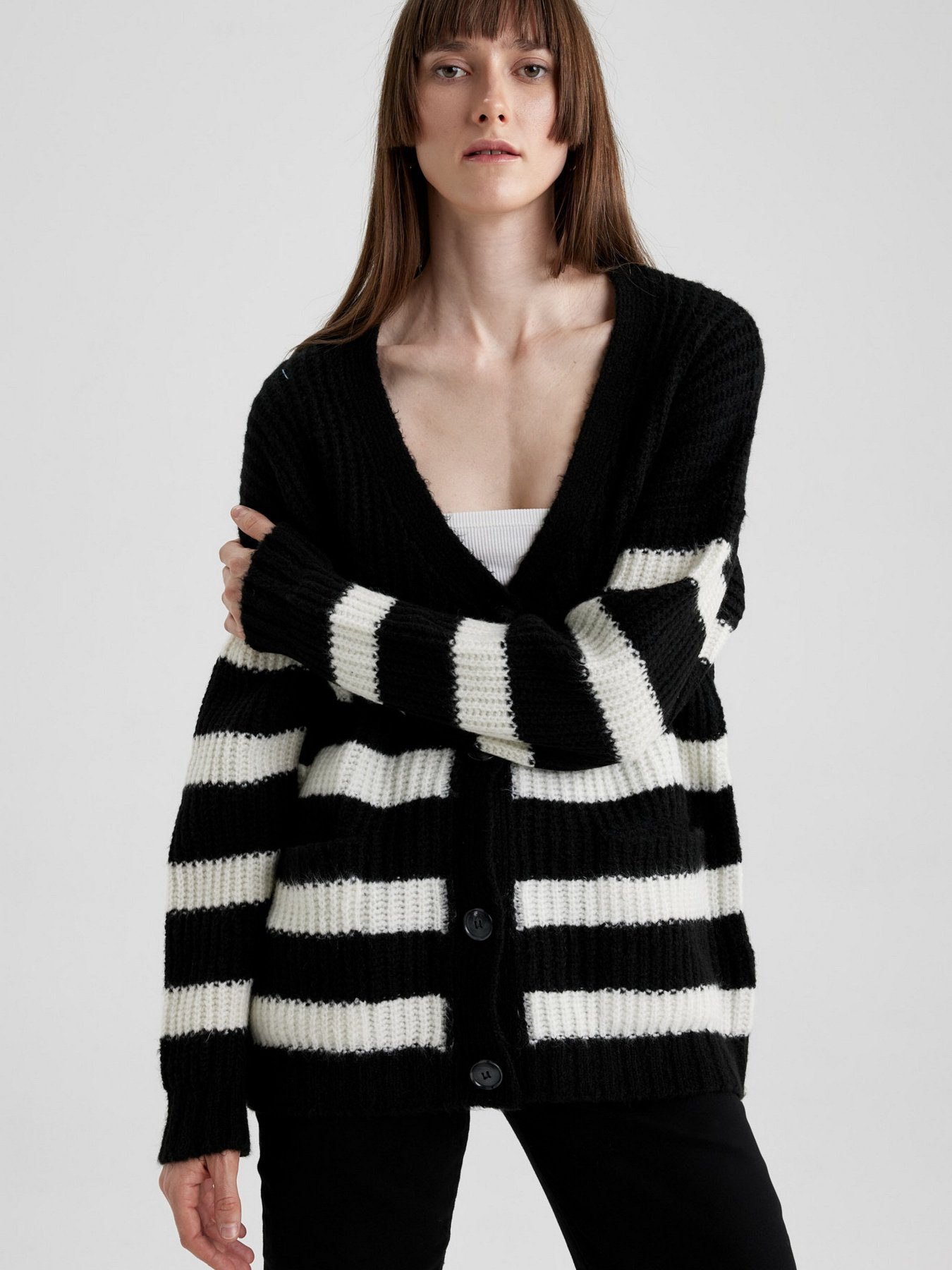 Кардиган DeFacto модель A3853AX-BK27 Кардиган DeFacto модель A3853AX-BK27 Фото